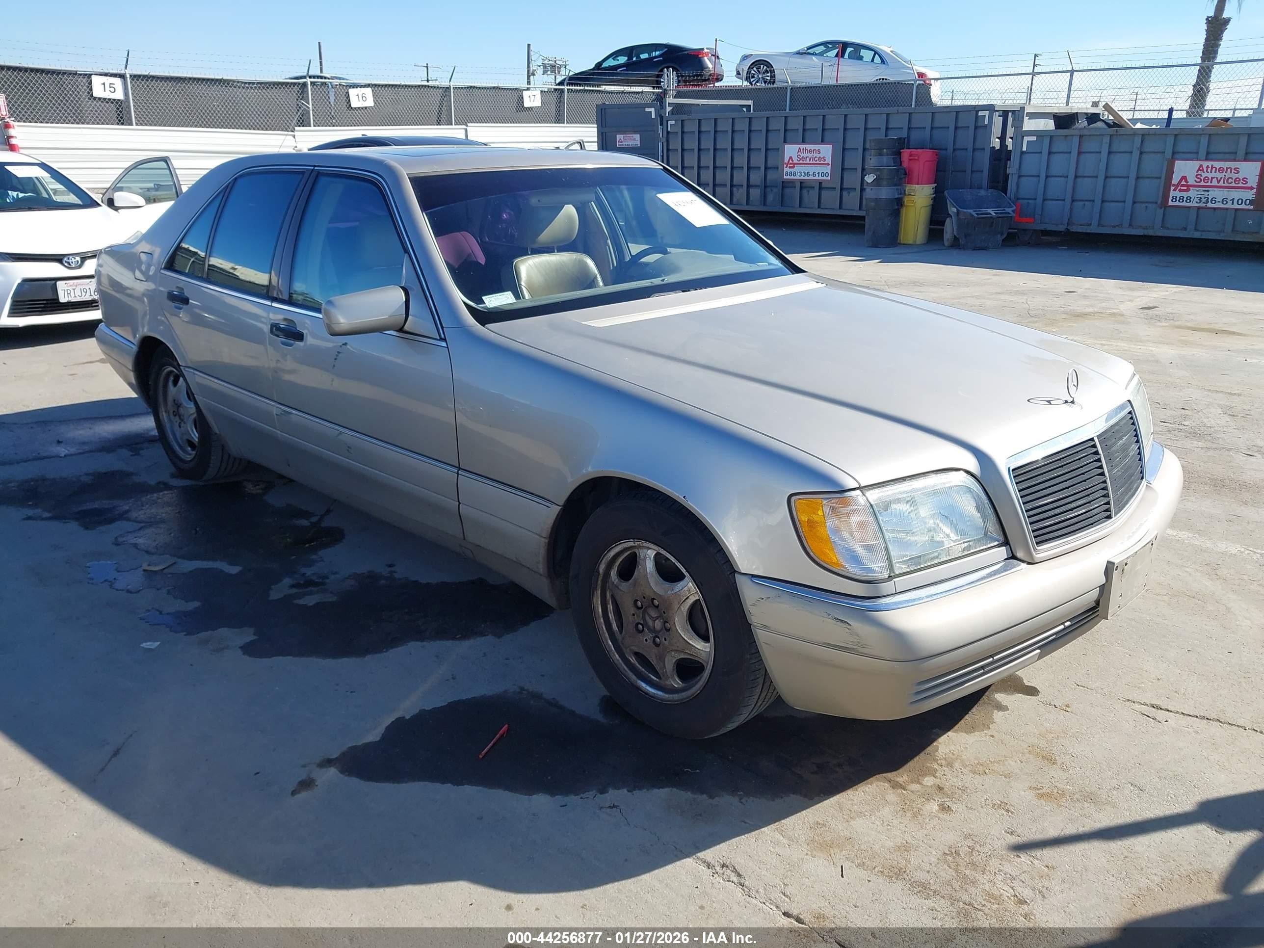 1997 Mercedes-Benz S 320/430/500, VIN WDBGA32G7VA356114 — Side