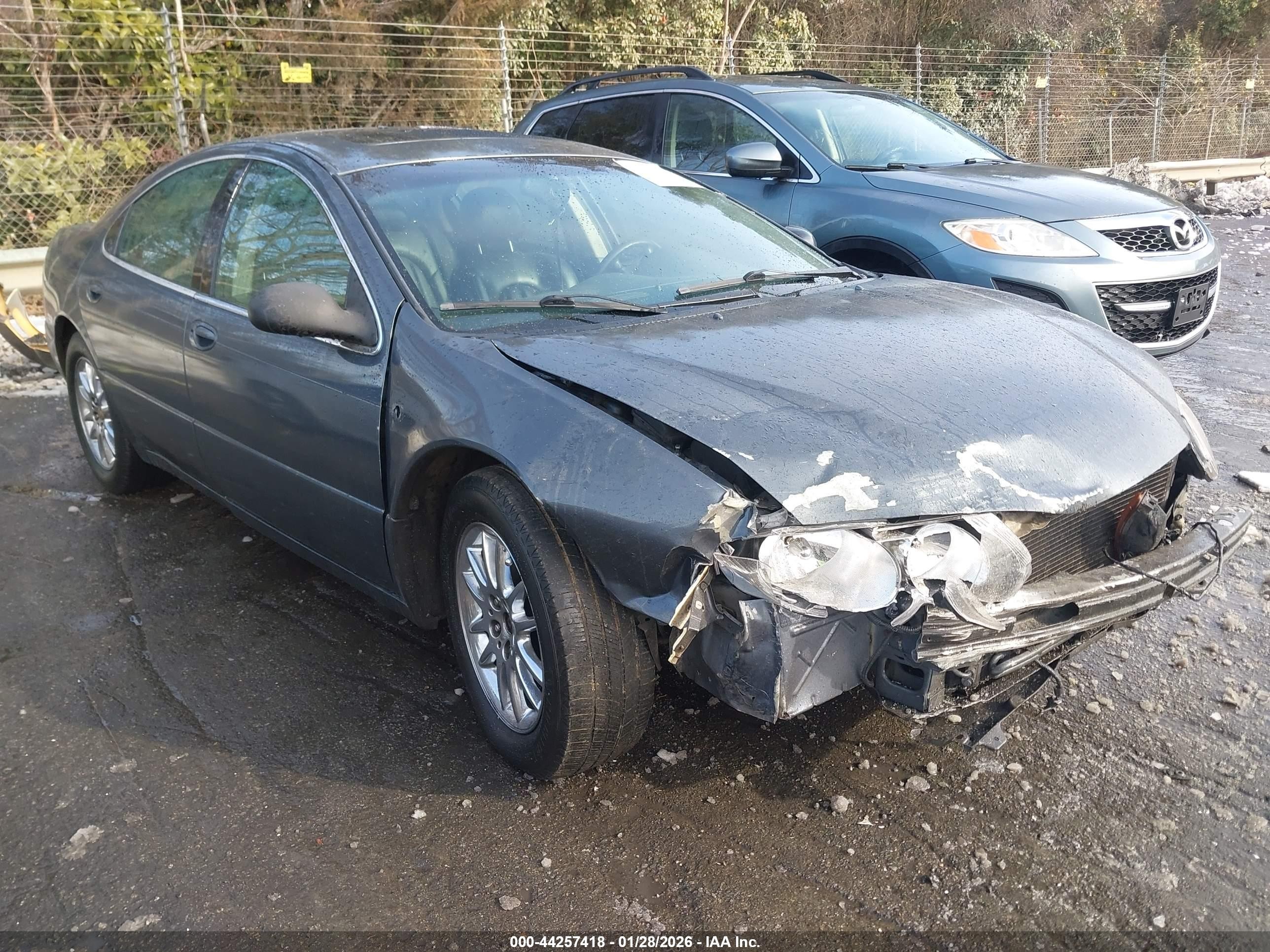 2002 Chrysler 300M M, VIN 2C3AE66G32H101906 — Перед