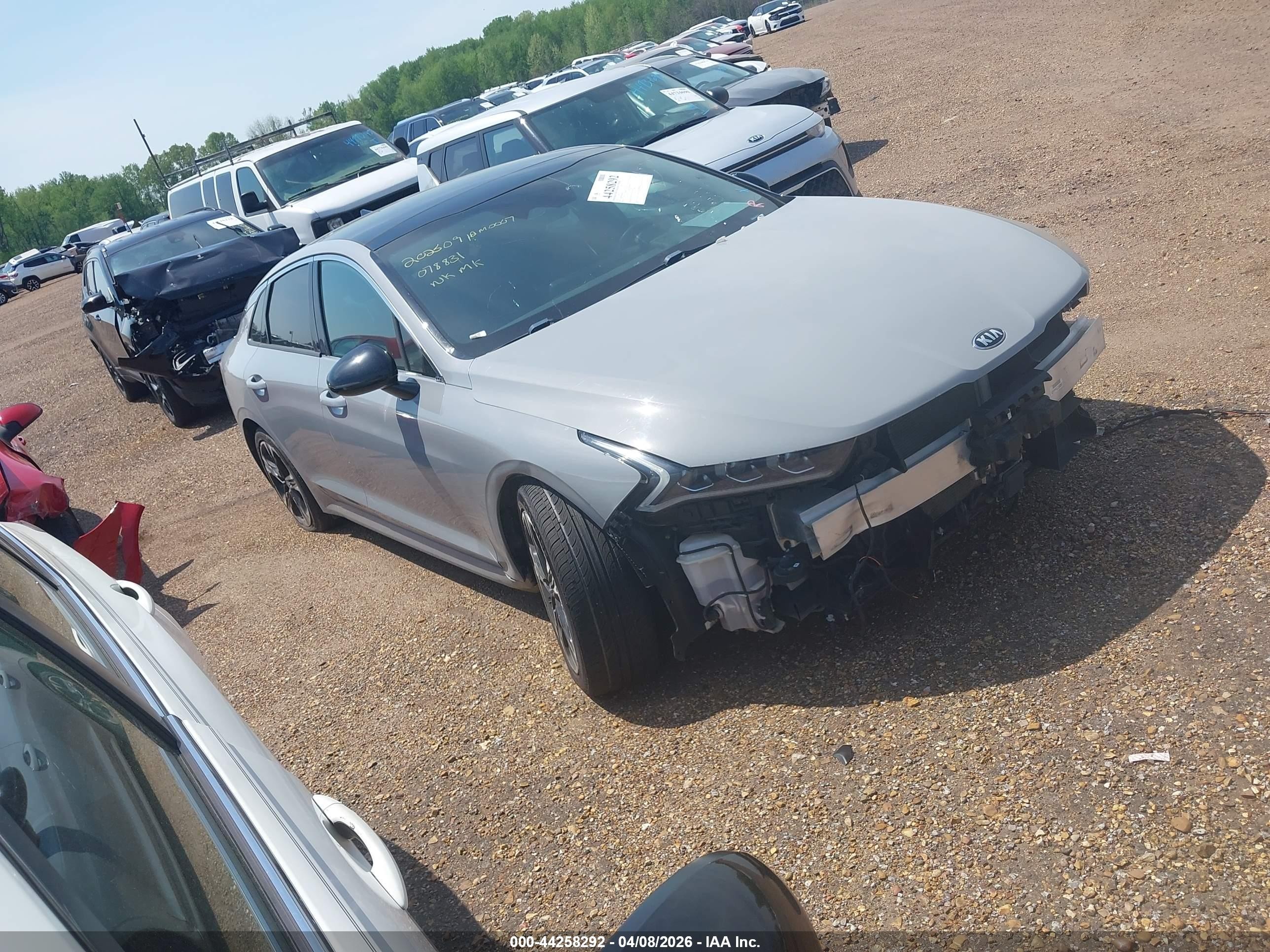 2021 Kia K5 GT-Line, VIN 5XXG64J21MG078831 — Front end
