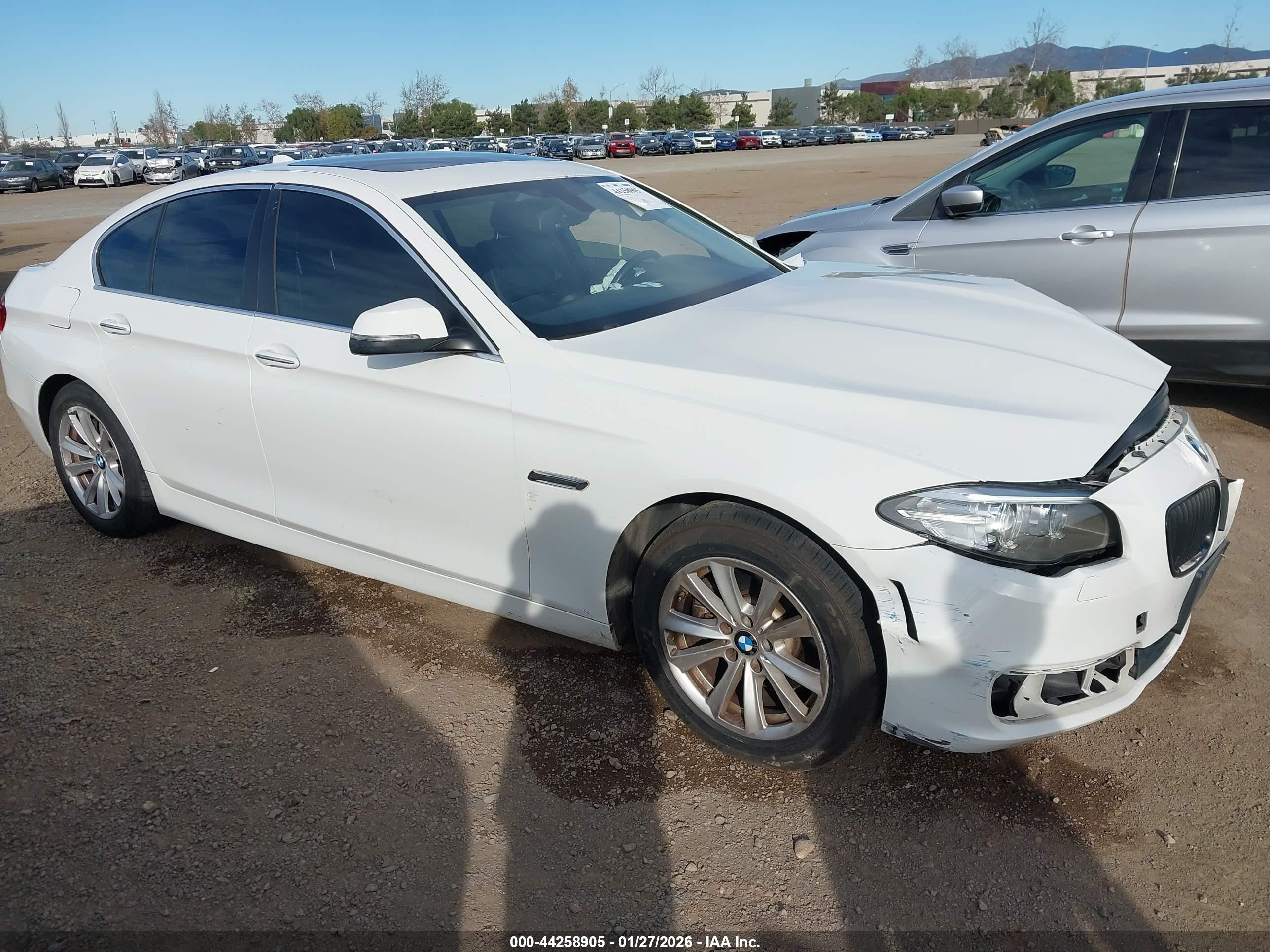 2014 BMW 5 Series 528i, VIN WBA5A5C50ED511860 — Front end