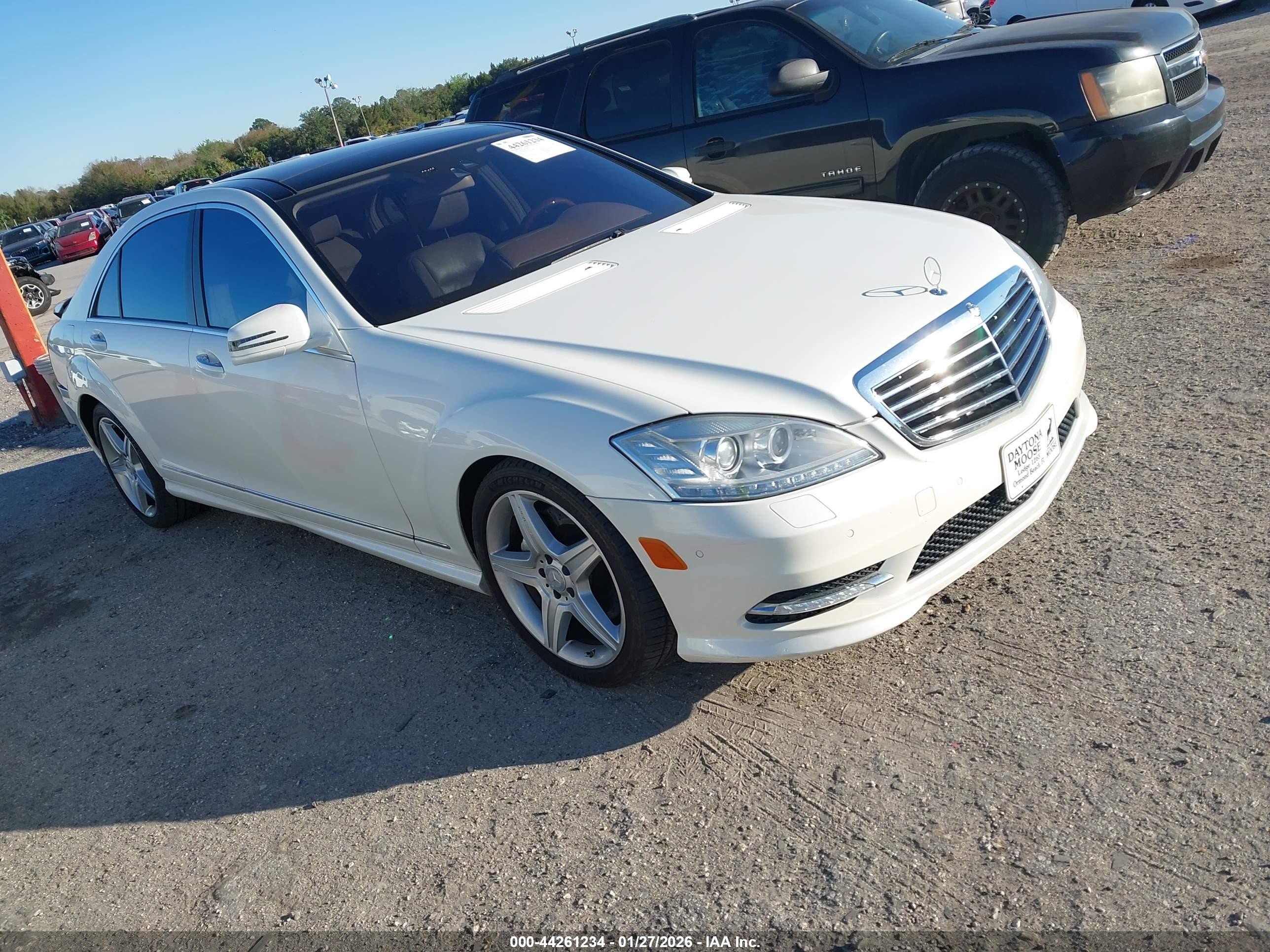 2010 Mercedes-Benz S 550, VIN WDDNG8GB9AA321964 — Rear end