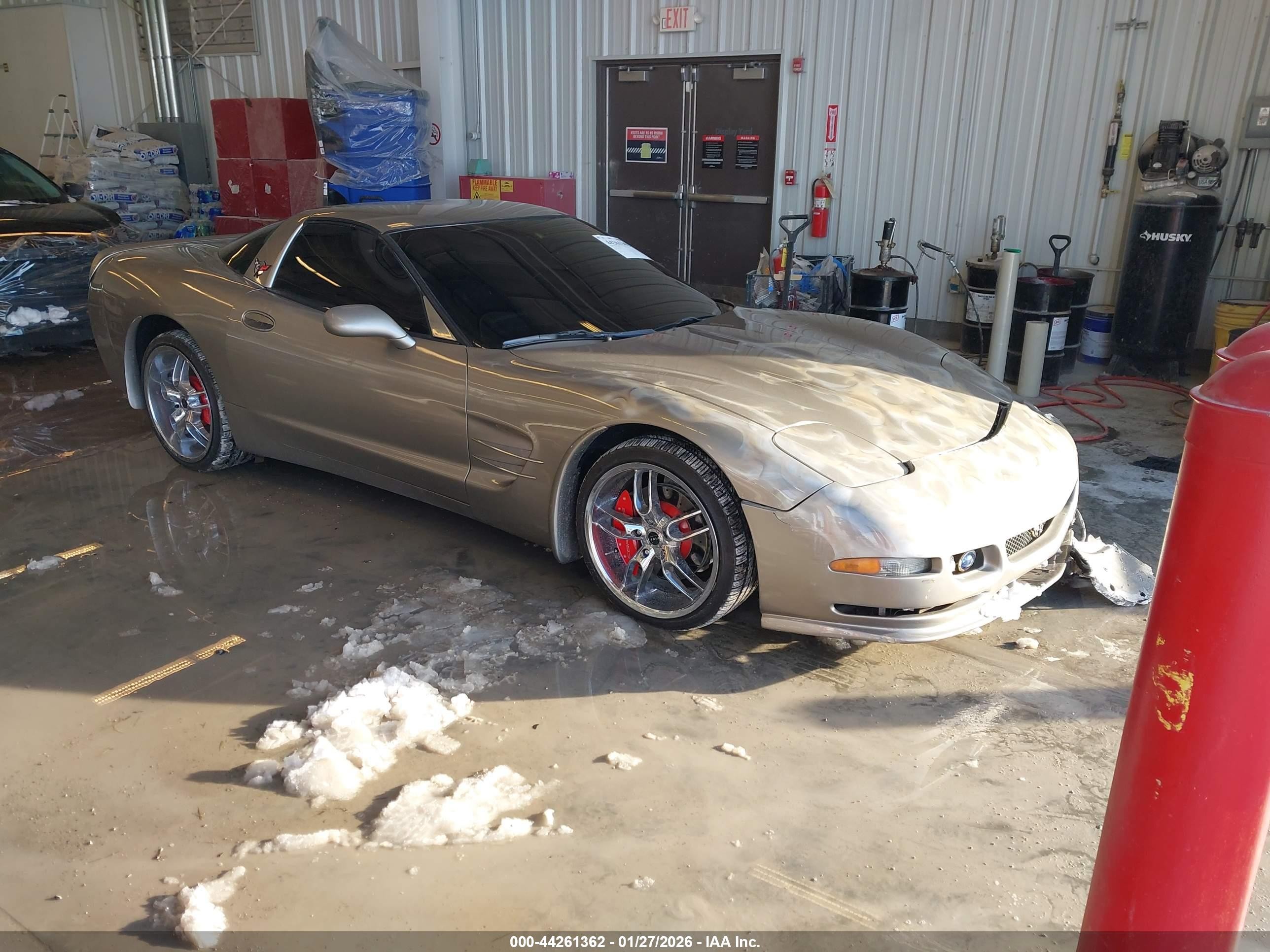 2002 Chevrolet Corvette, VIN 1G1YY22G425126622 — Front end