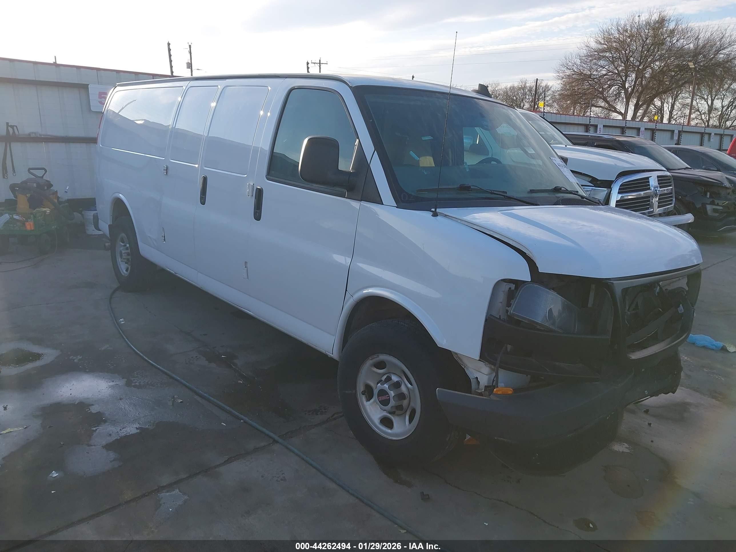 2018 GMC Savana, VIN 1GTW7BFB7J1342924 — Front end