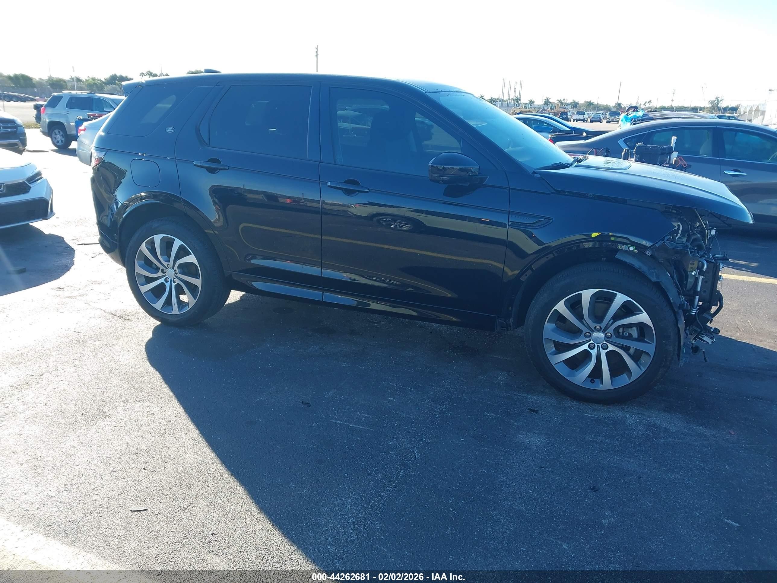 2025 Land Rover Discovery Sport S, VIN SALCJ2FX7SH353097 — Front end