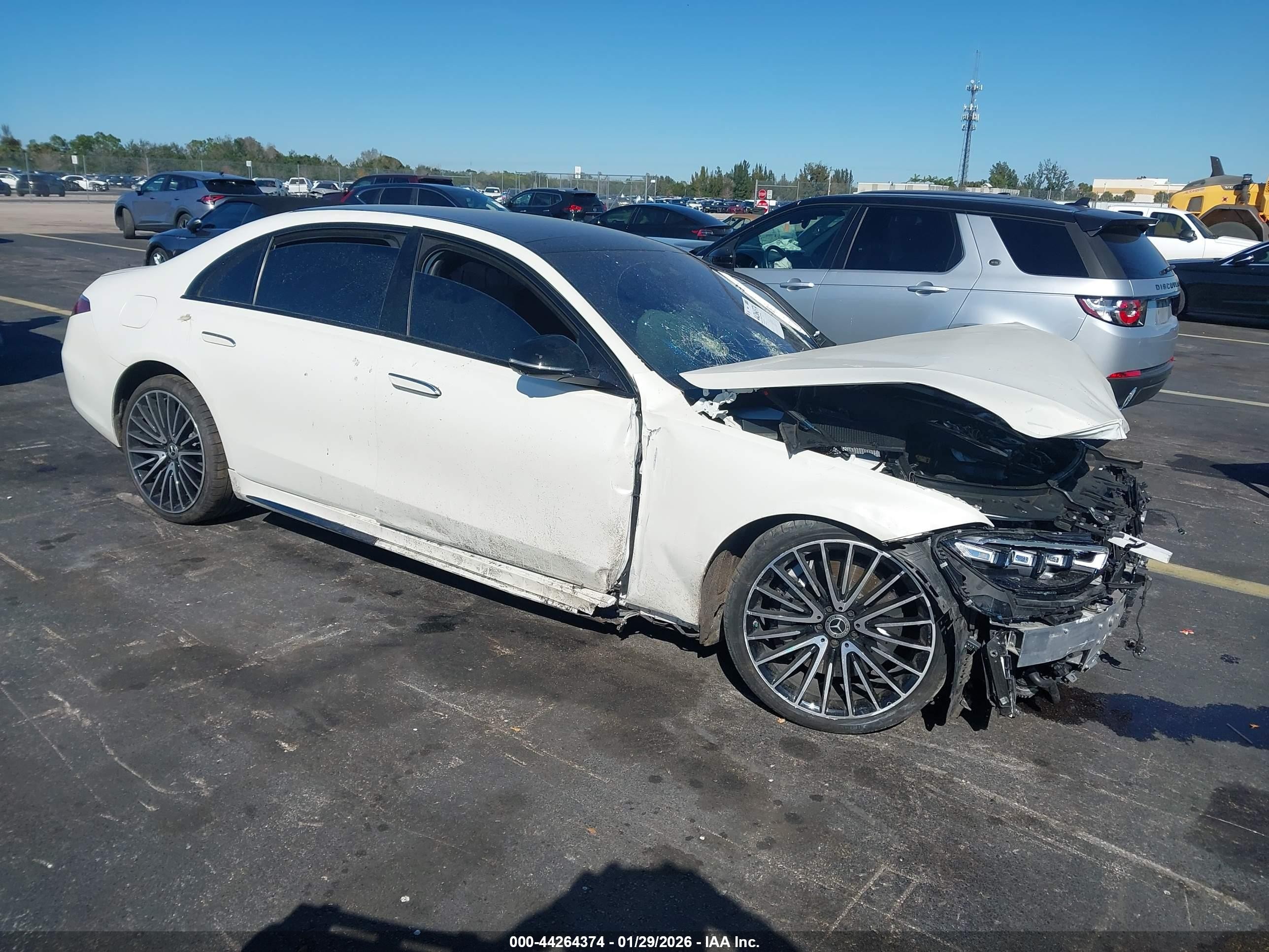 2023 Mercedes-Benz S 580, VIN W1K6G7GB8PA175614 — Side
