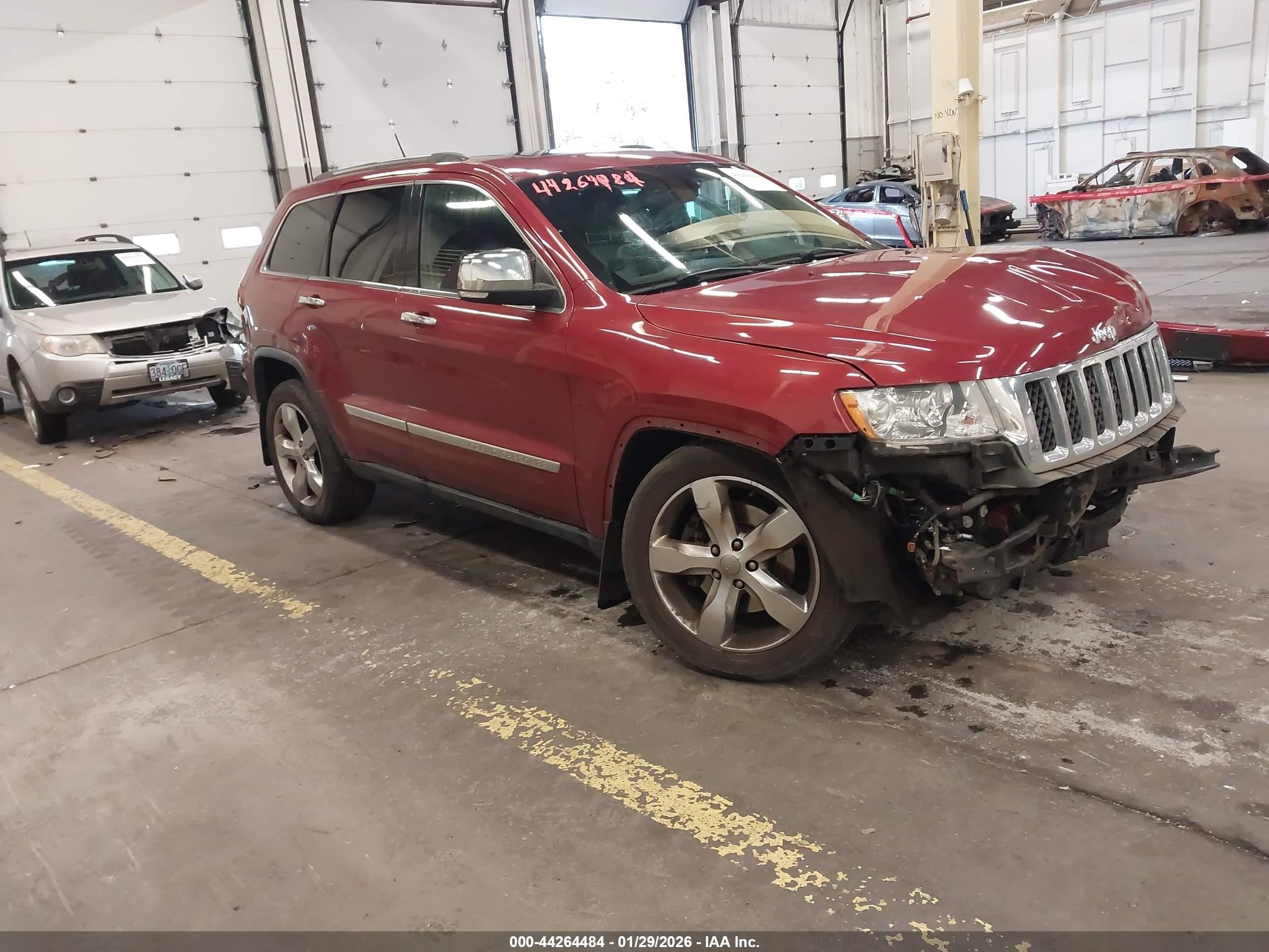 2013 Jeep Grand Cherokee Overland, VIN 1C4RJFCT6DC523752 — Front end