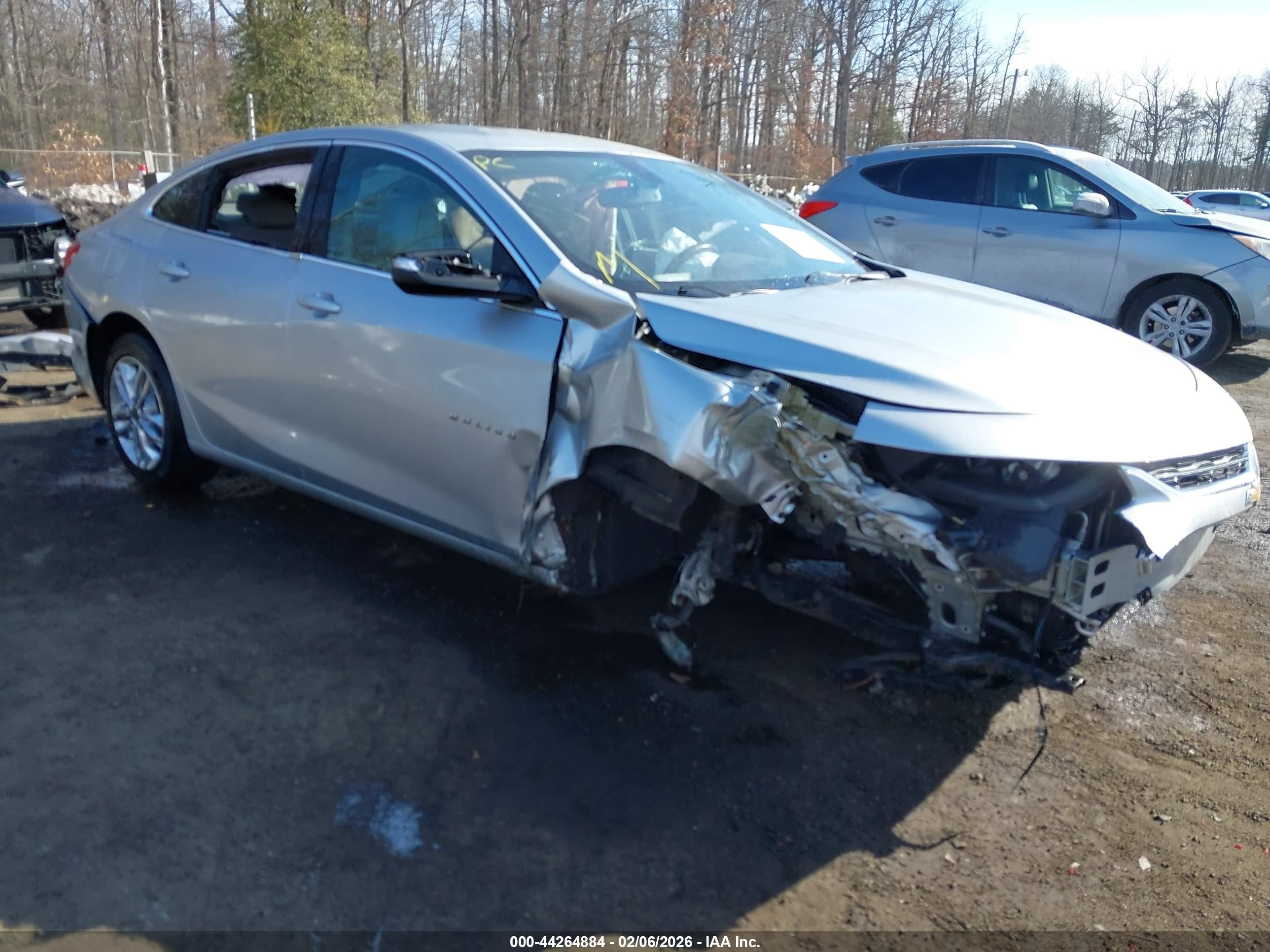 2018 Chevrolet Malibu LT, VIN 1G1ZD5ST4JF111366 — Side