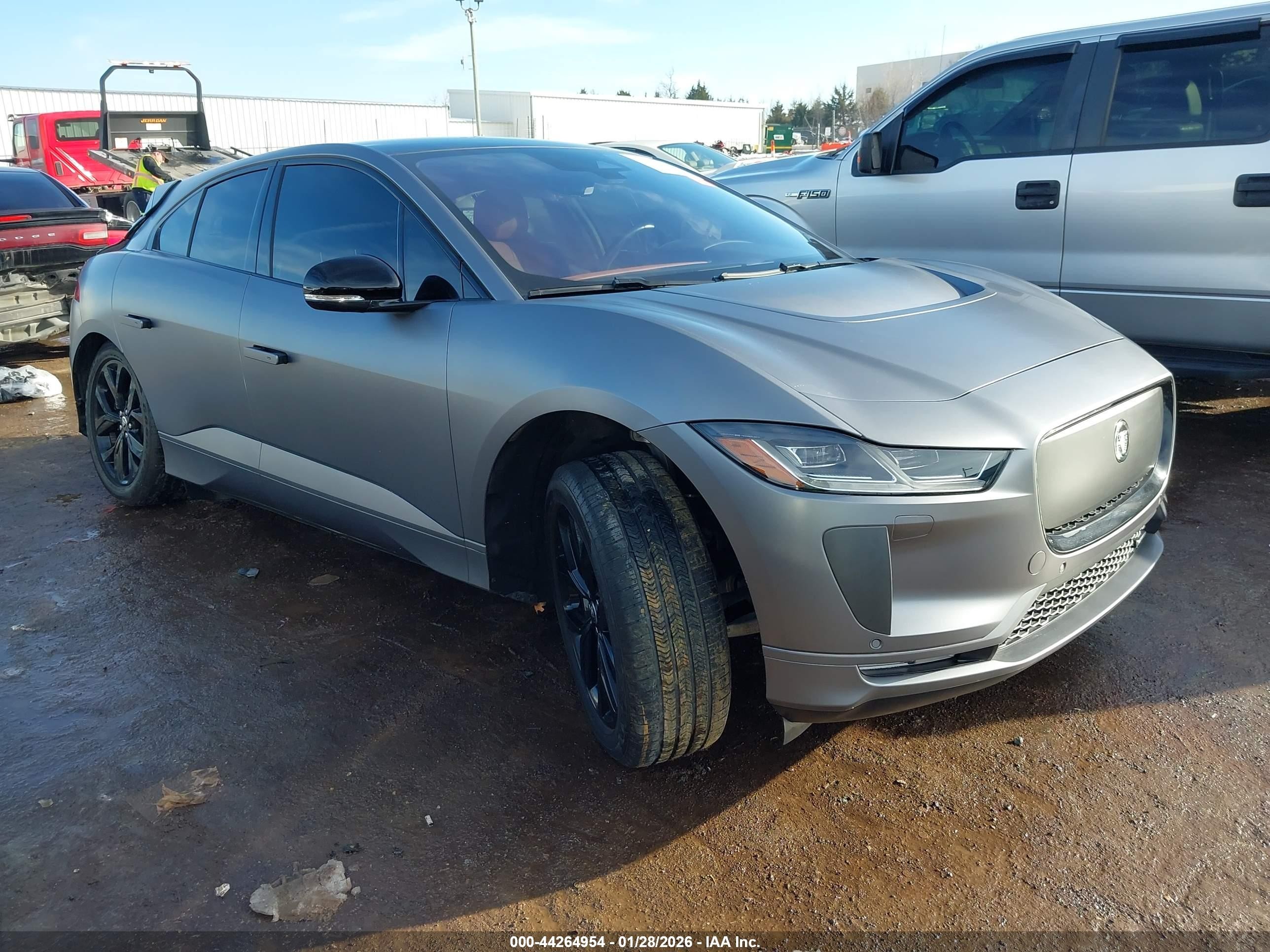 2024 Jaguar I-Pace R-Dynamic HSE, VIN SADHM2S10R1631772 — Side