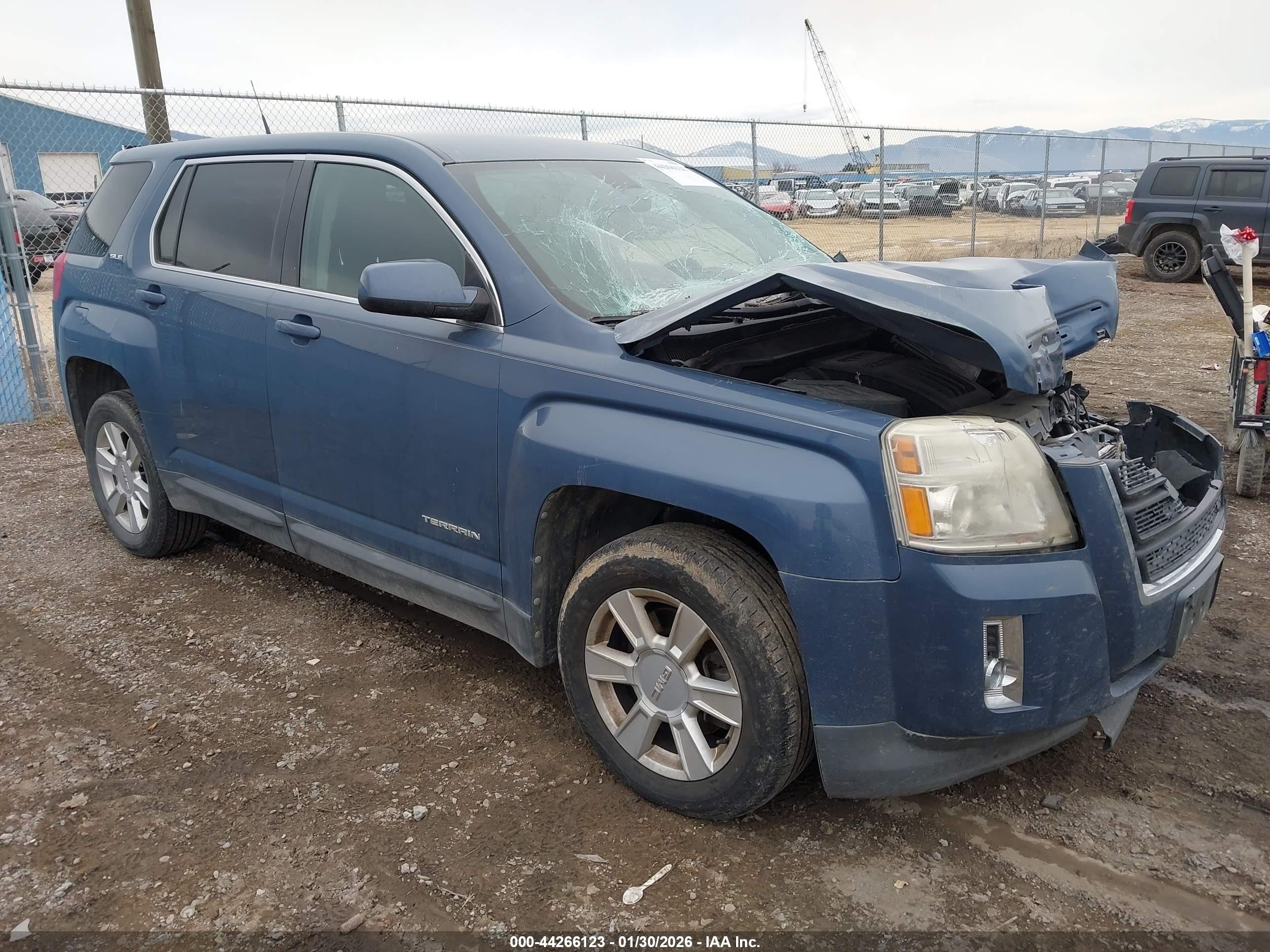 2011 GMC Terrain SLE-1, VIN 2CTFLREC7B6202583 — Front end
