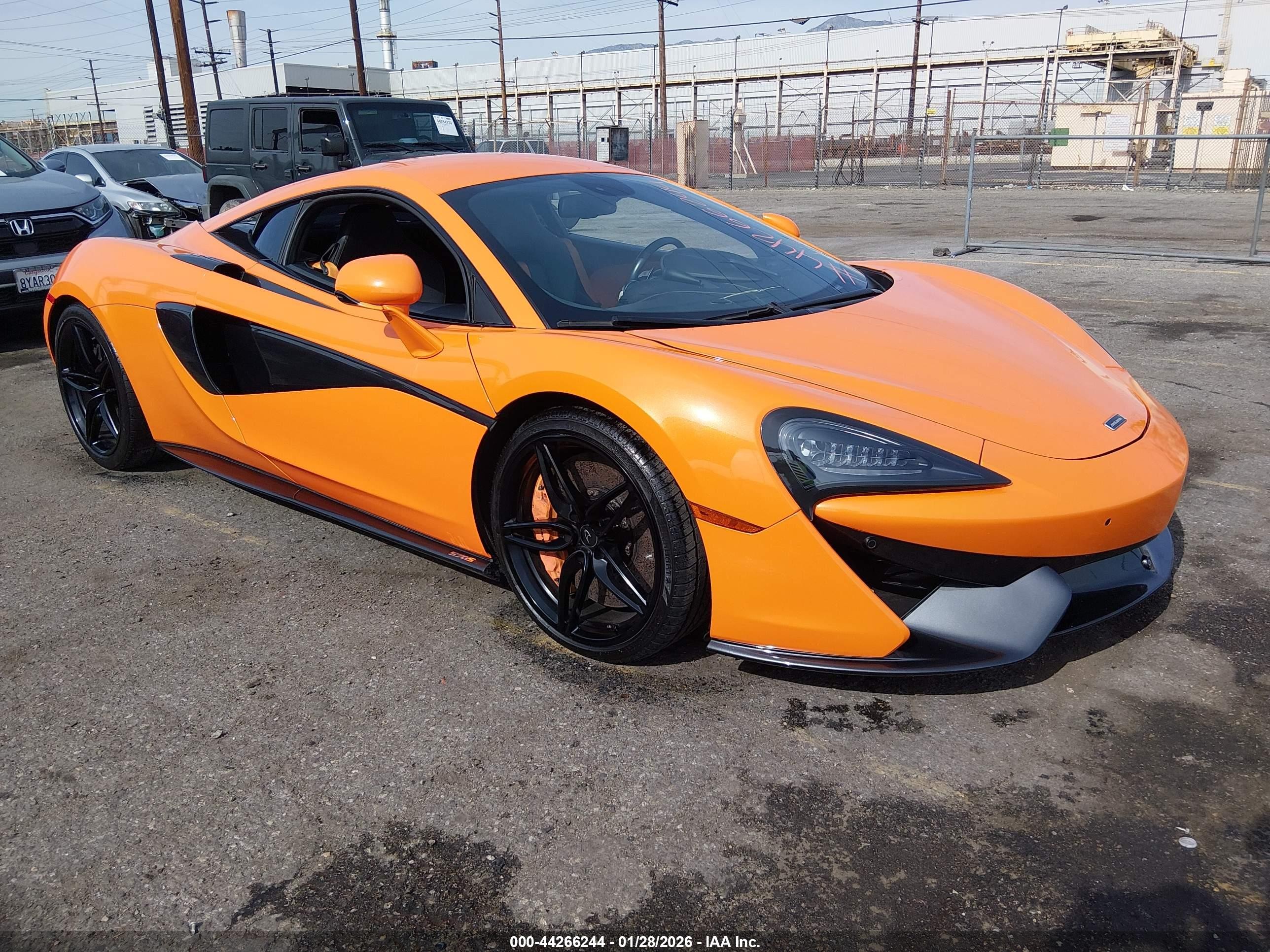 2016 McLaren 570S, VIN SBM13DAA0GW000430 — Front end