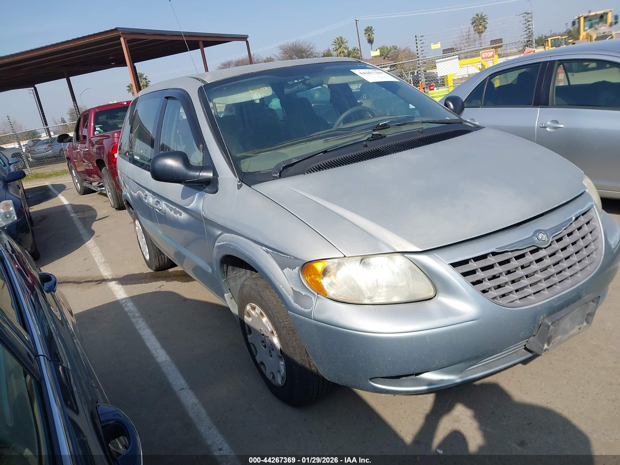 2003 Chrysler Voyager, VIN 1C4GJ25B63B129340 — Зад