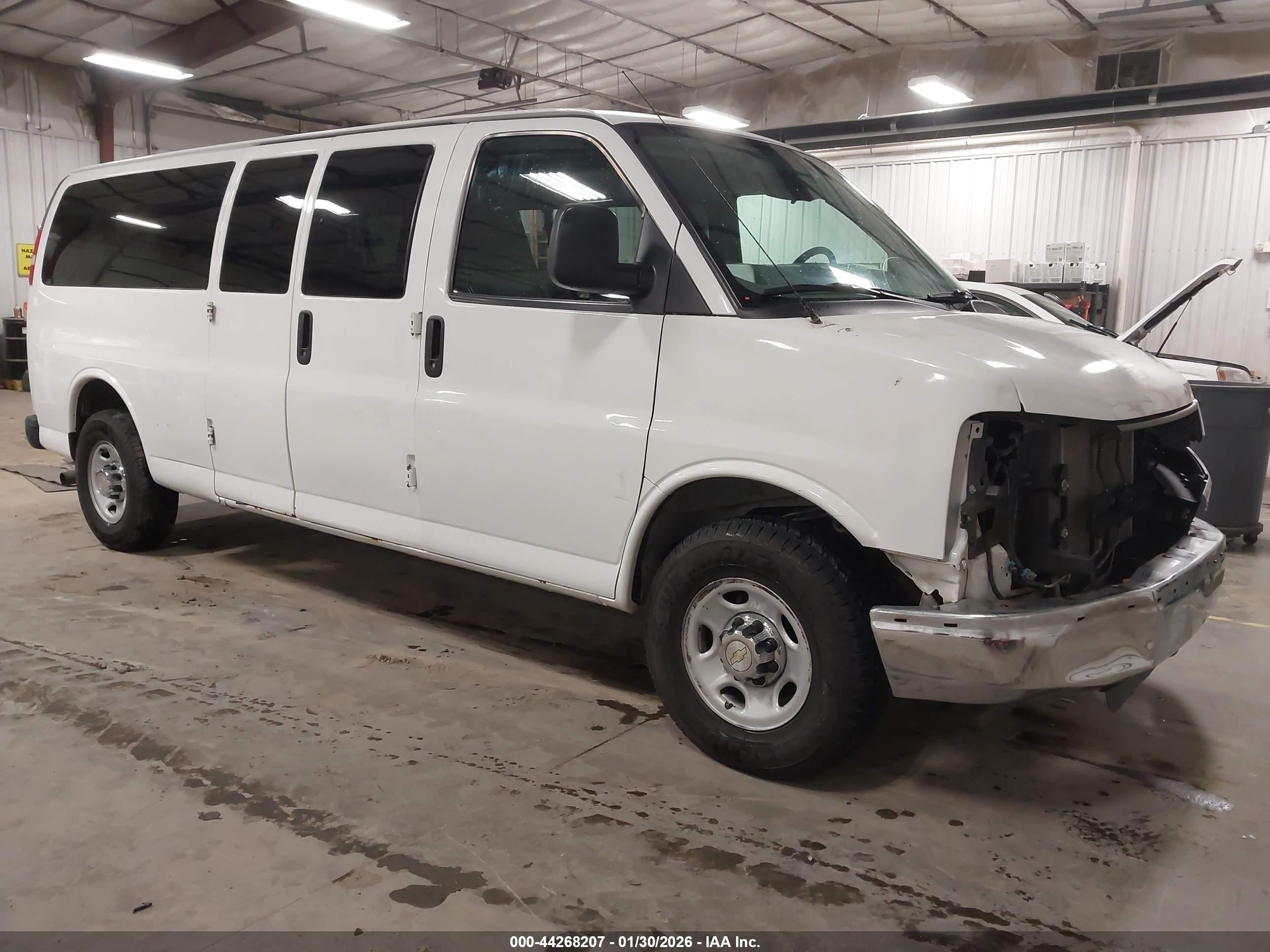 2015 Chevrolet Express Passenger LT, VIN 1GAZG1FG8F1104745 — All over