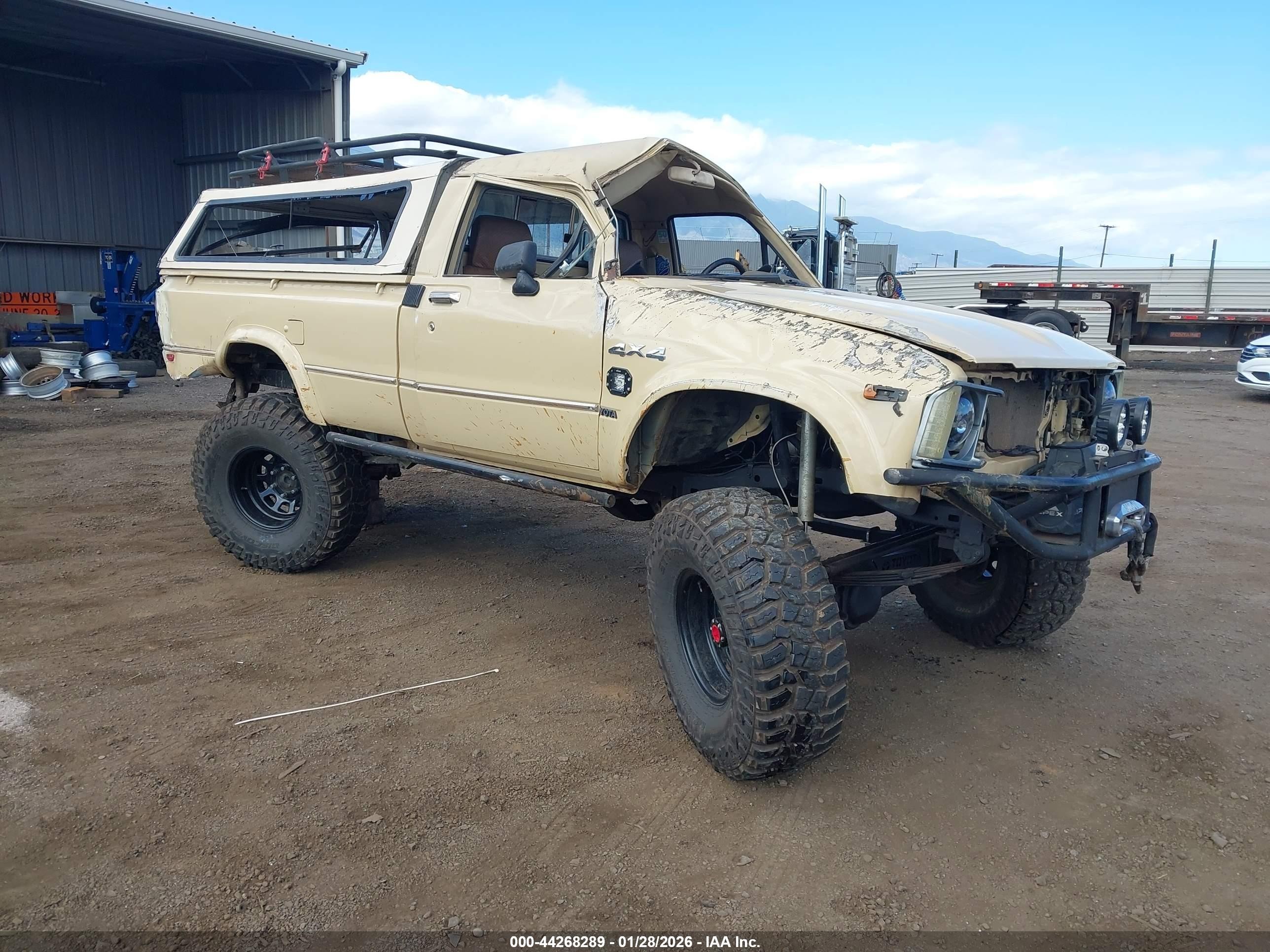 1981 Toyota Pickup, VIN JT4RN48D3B0013898 — Rollover