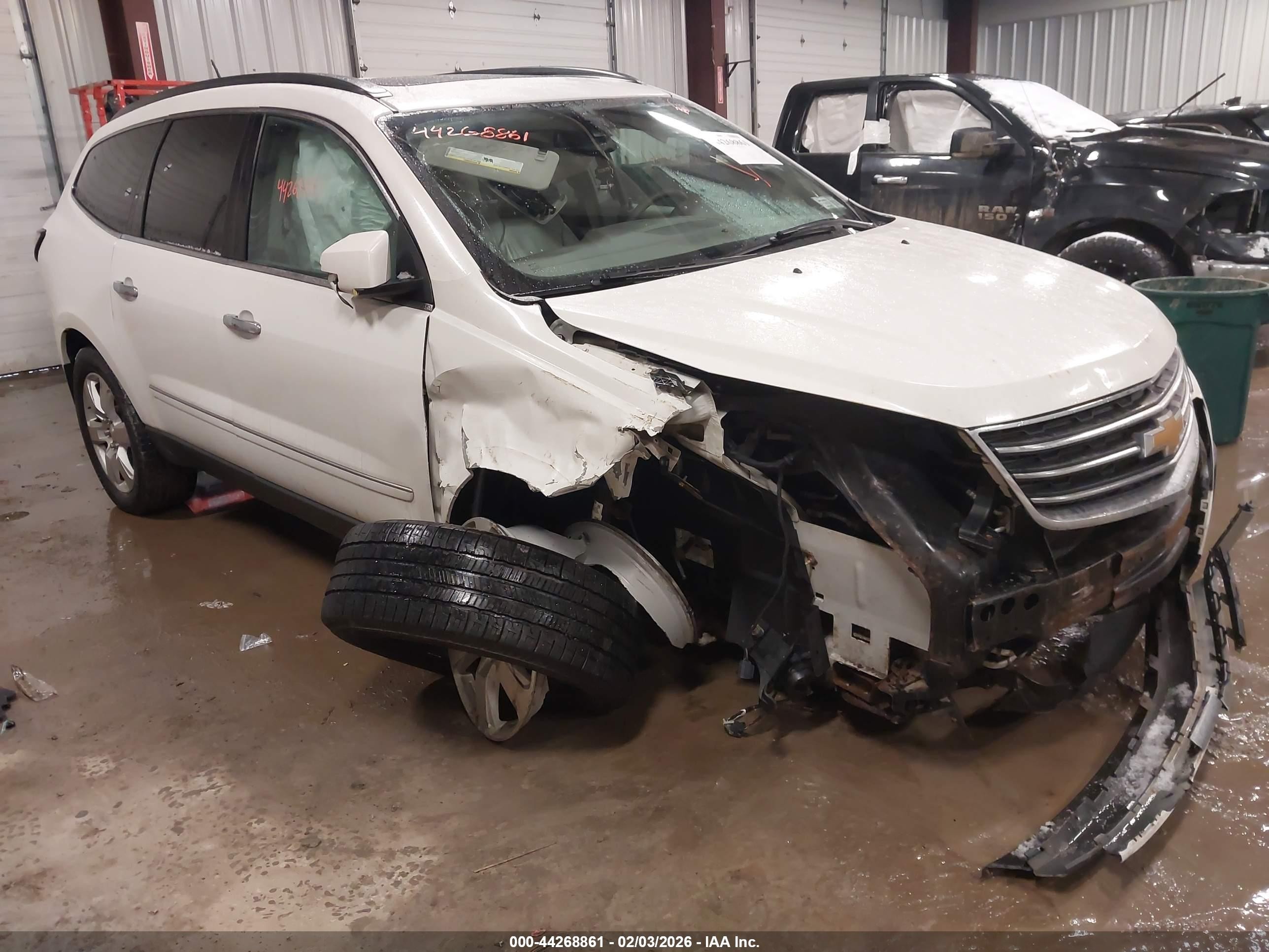 2017 Chevrolet Traverse Premier, VIN 1GNKVJKD9HJ320818 — Front end