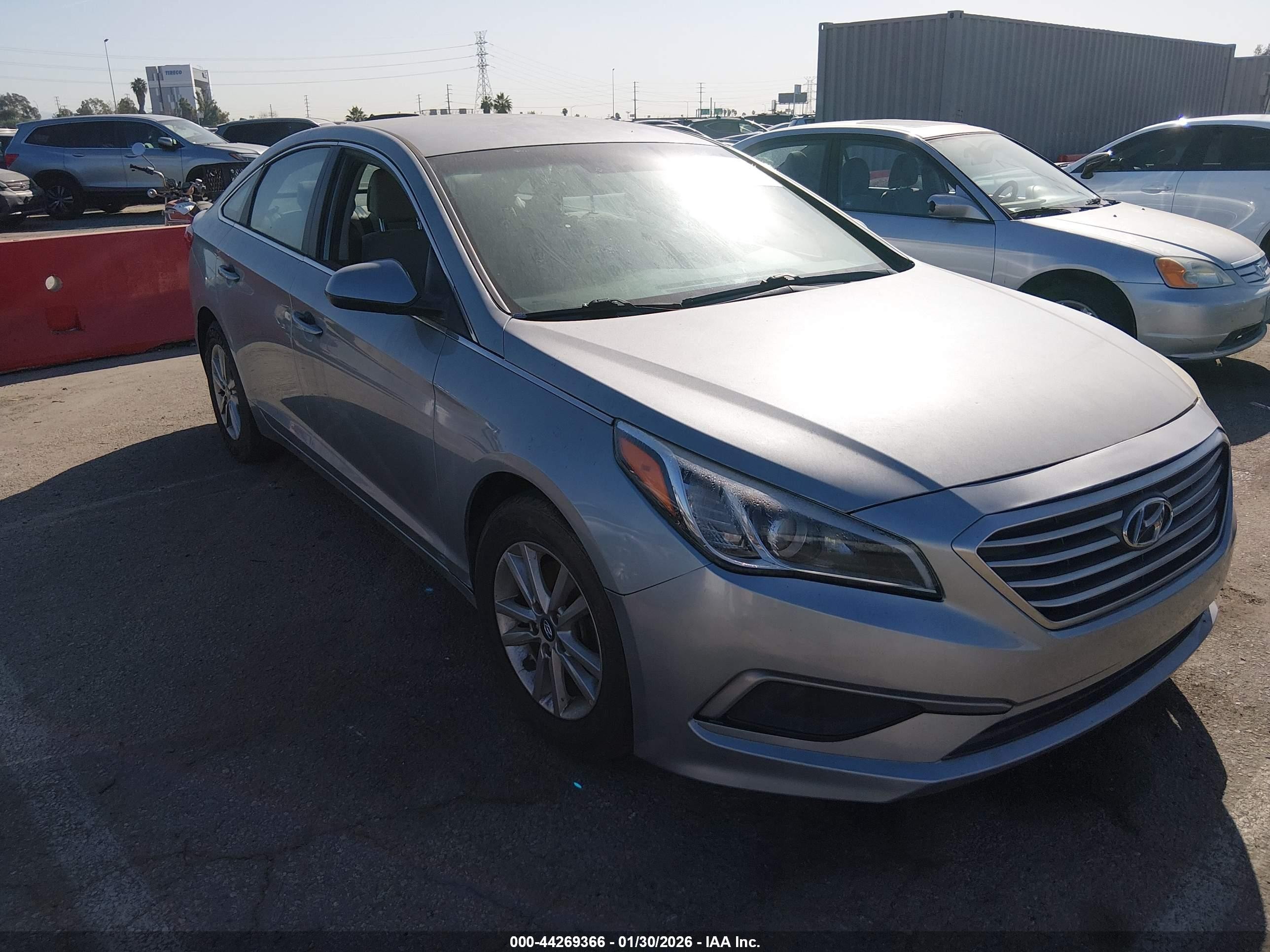 2017 Hyundai Sonata SE, VIN 5NPE24AF1HH582831 — Not stated