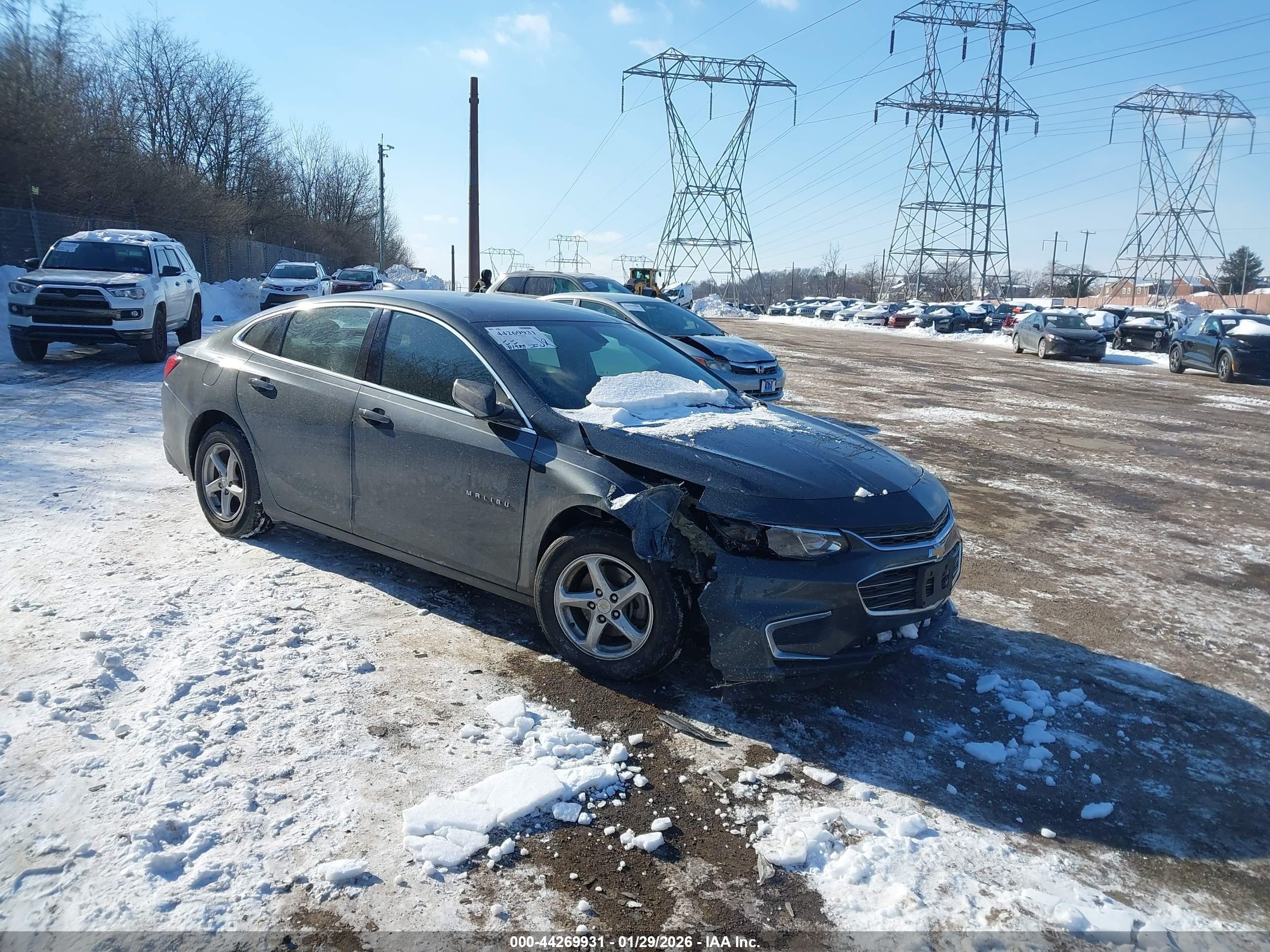 2018 Chevrolet Malibu LS, VIN 1G1ZB5ST6JF241610 — Front end