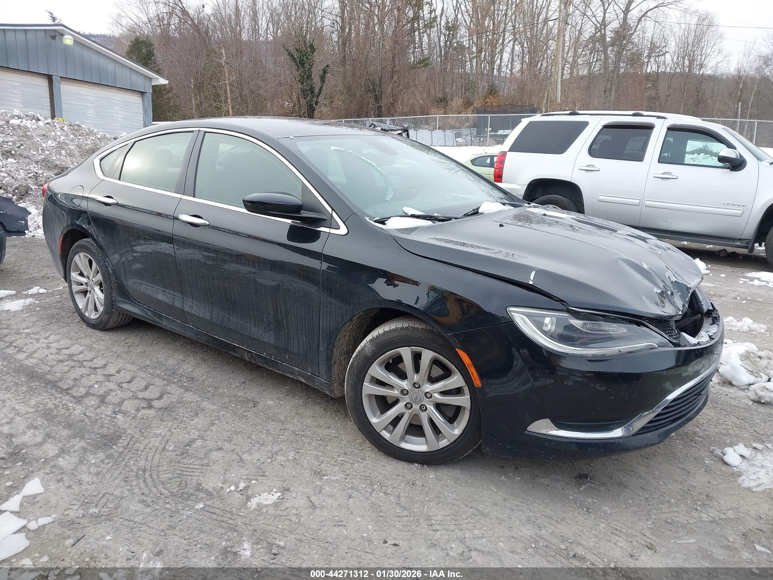 2015 Chrysler 200 Limited, VIN 1C3CCCAB6FN605291 — Front end