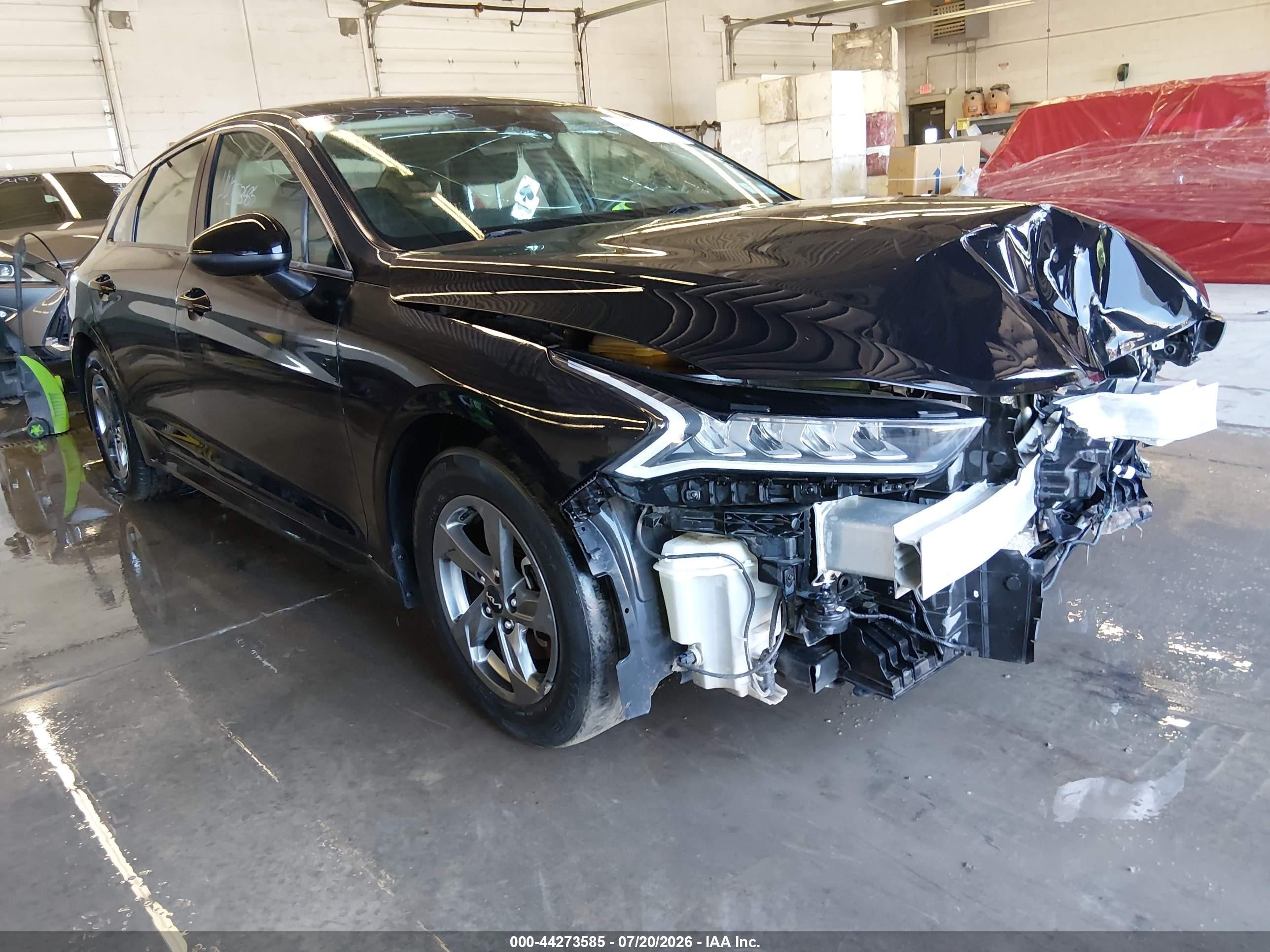 2022 Kia K5 LXS, VIN 5XXG14J2XNG086510 — Front end
