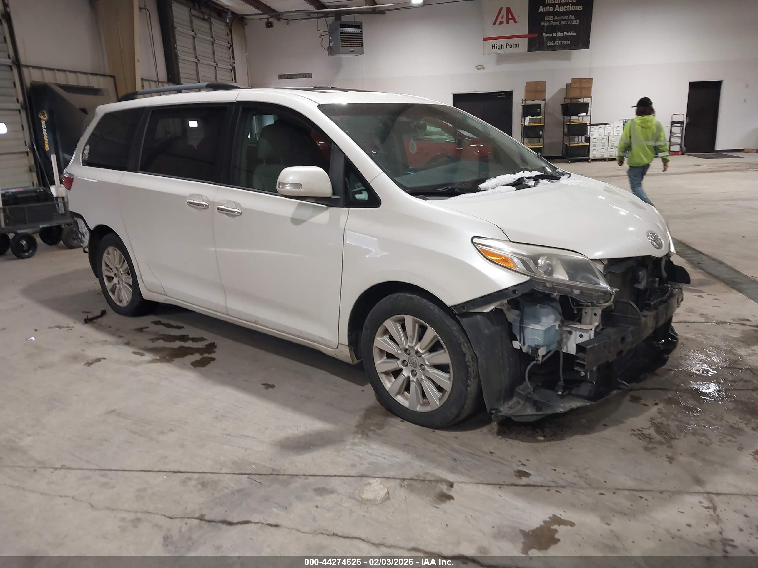 2015 Toyota Sienna XLE Premium, VIN 5TDYK3DC6FS638214 — All over
