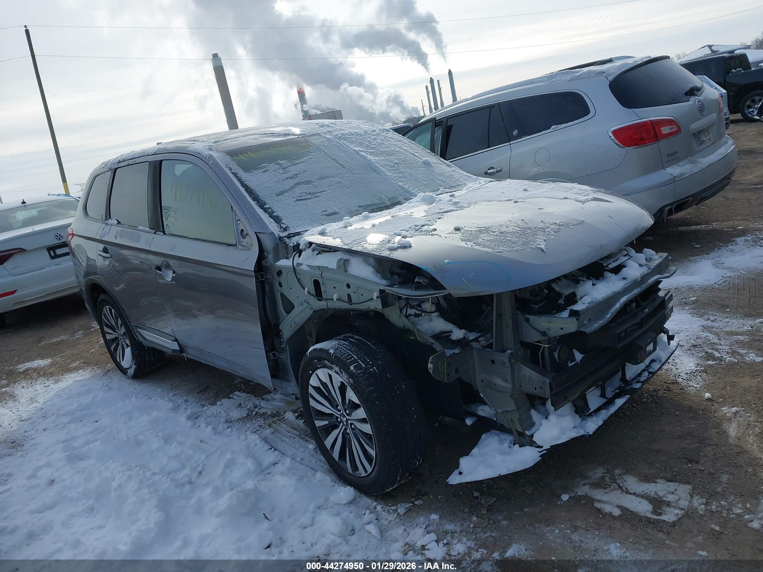 2019 Mitsubishi Outlander SE, VIN JA4AD3A38KZ030648 — Перед