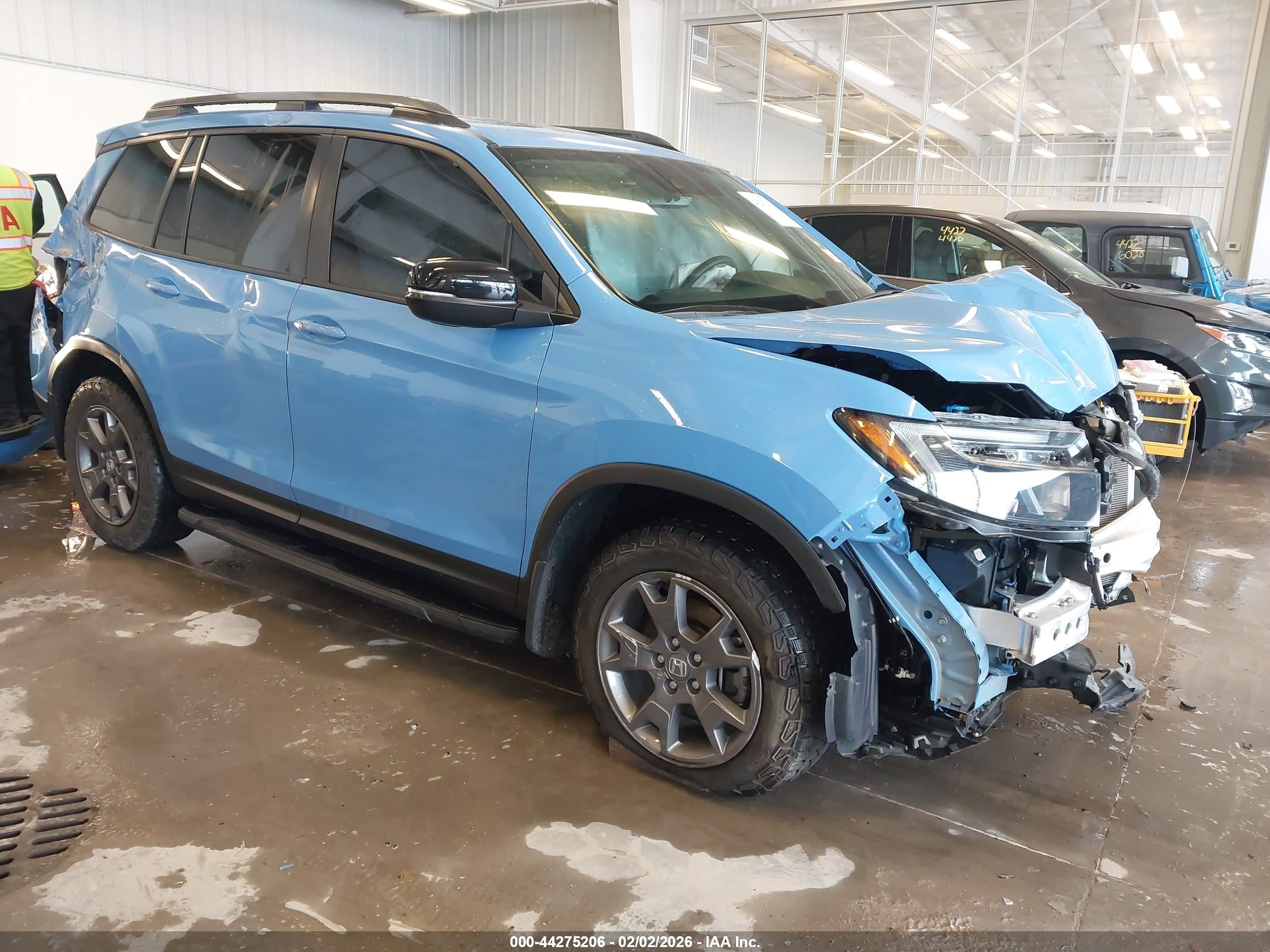 2024 Honda Passport TrailSport, VIN 5FNYF8H66RB006425 — Перед