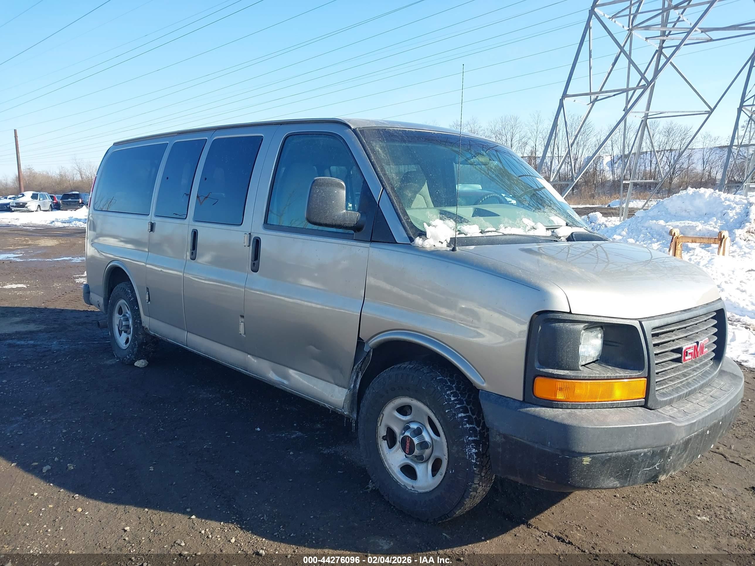 2004 GMC Savana, VIN 1GKFH15T841129037 — Normal wear