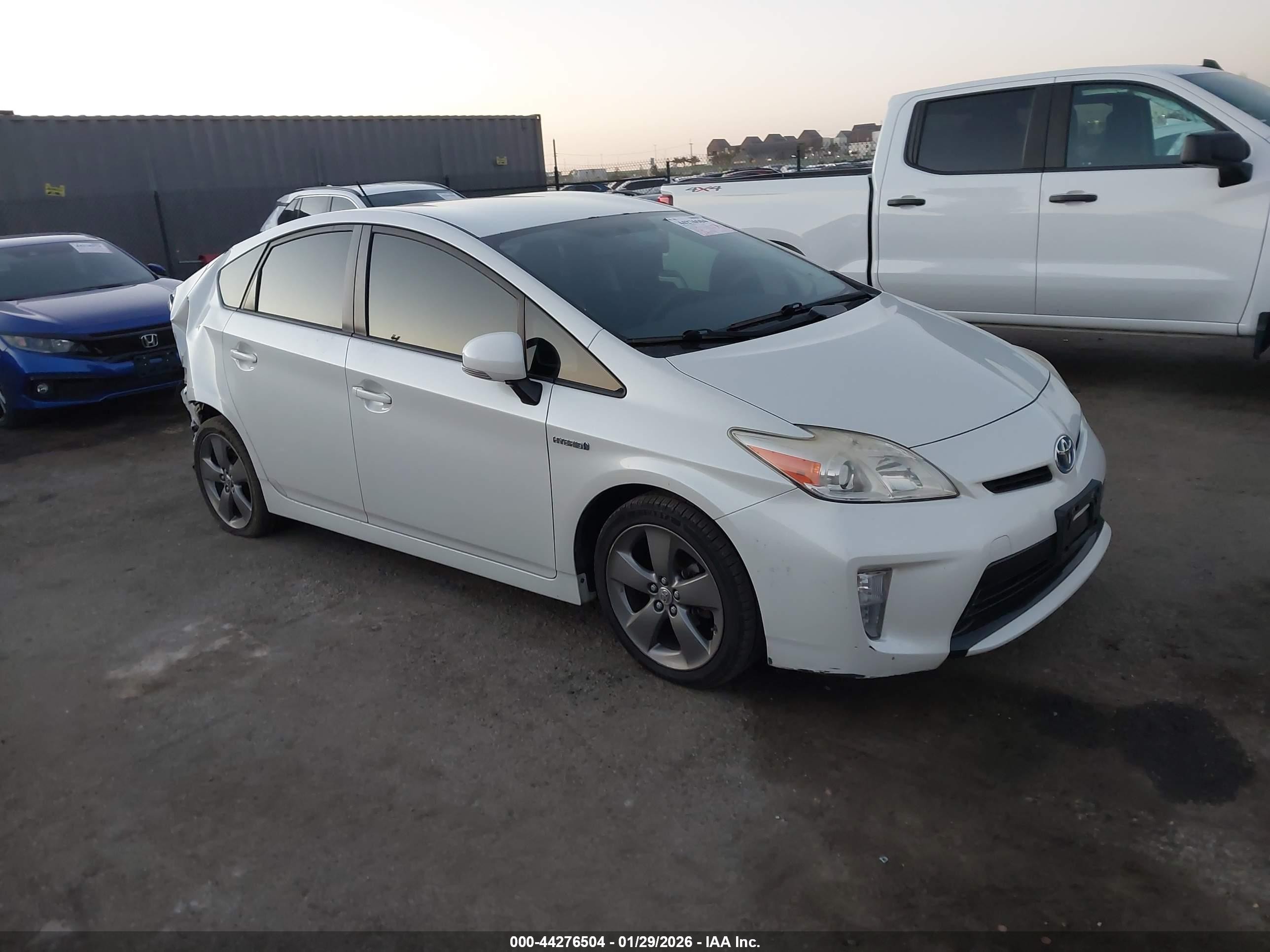 2015 Toyota Prius Three, VIN JTDKN3DU5F0401030 — Rear end