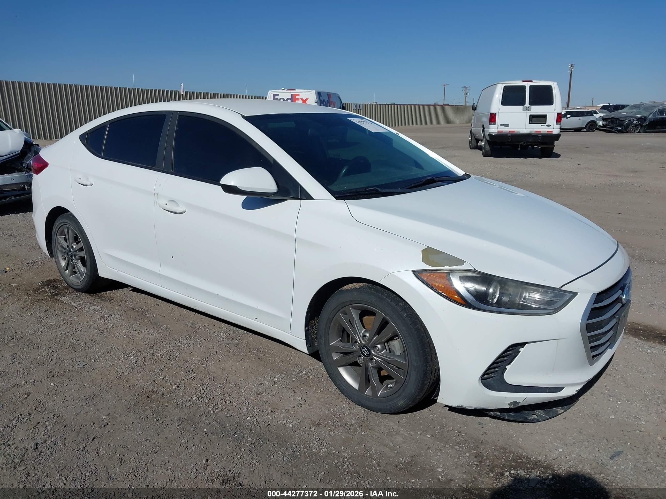 2018 Hyundai Elantra SEL, VIN 5NPD84LF0JH303074 — Auction photo 1 of 5