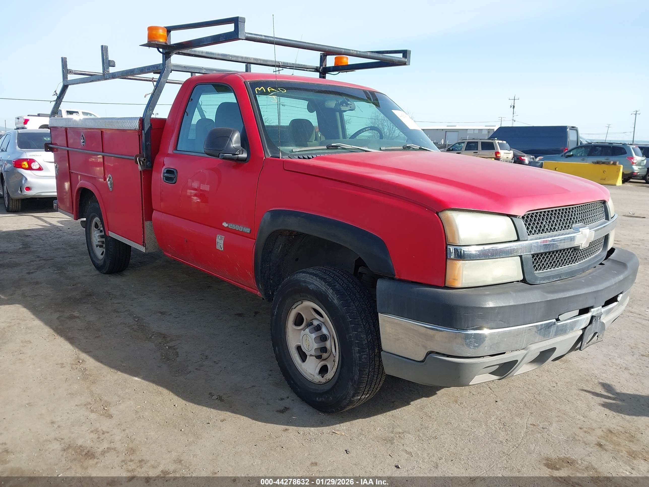2003 Chevrolet Silverado 2500, VIN 1GBHC24U23E195128 — Front end