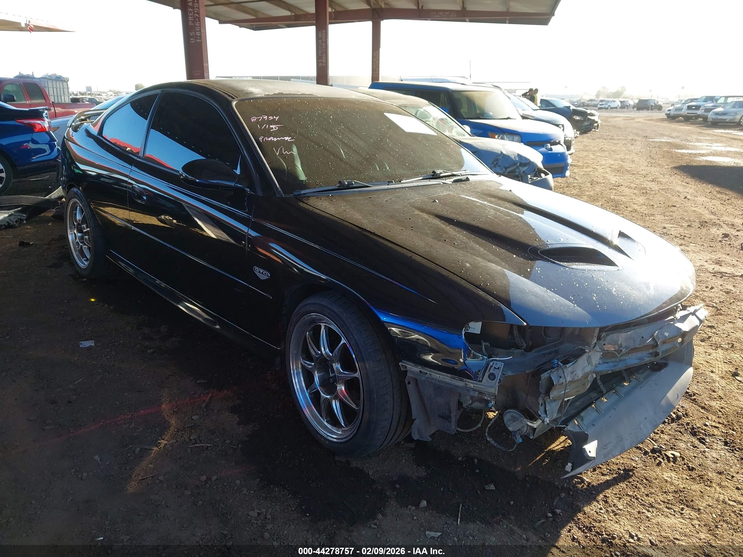 2004 Pontiac GTO, VIN 6G2VX12G84L303119 — Front end