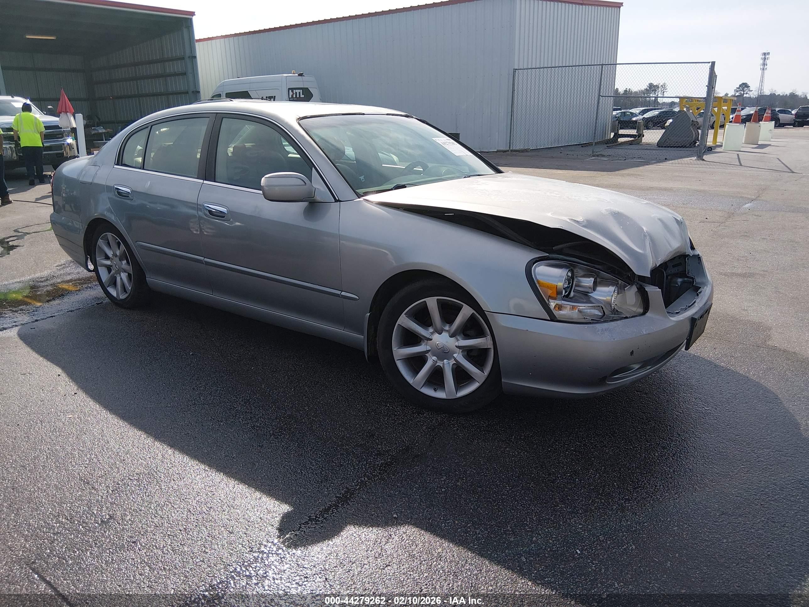 2002 Infiniti Q45, VIN JNKBF01A92M004041 — Front end