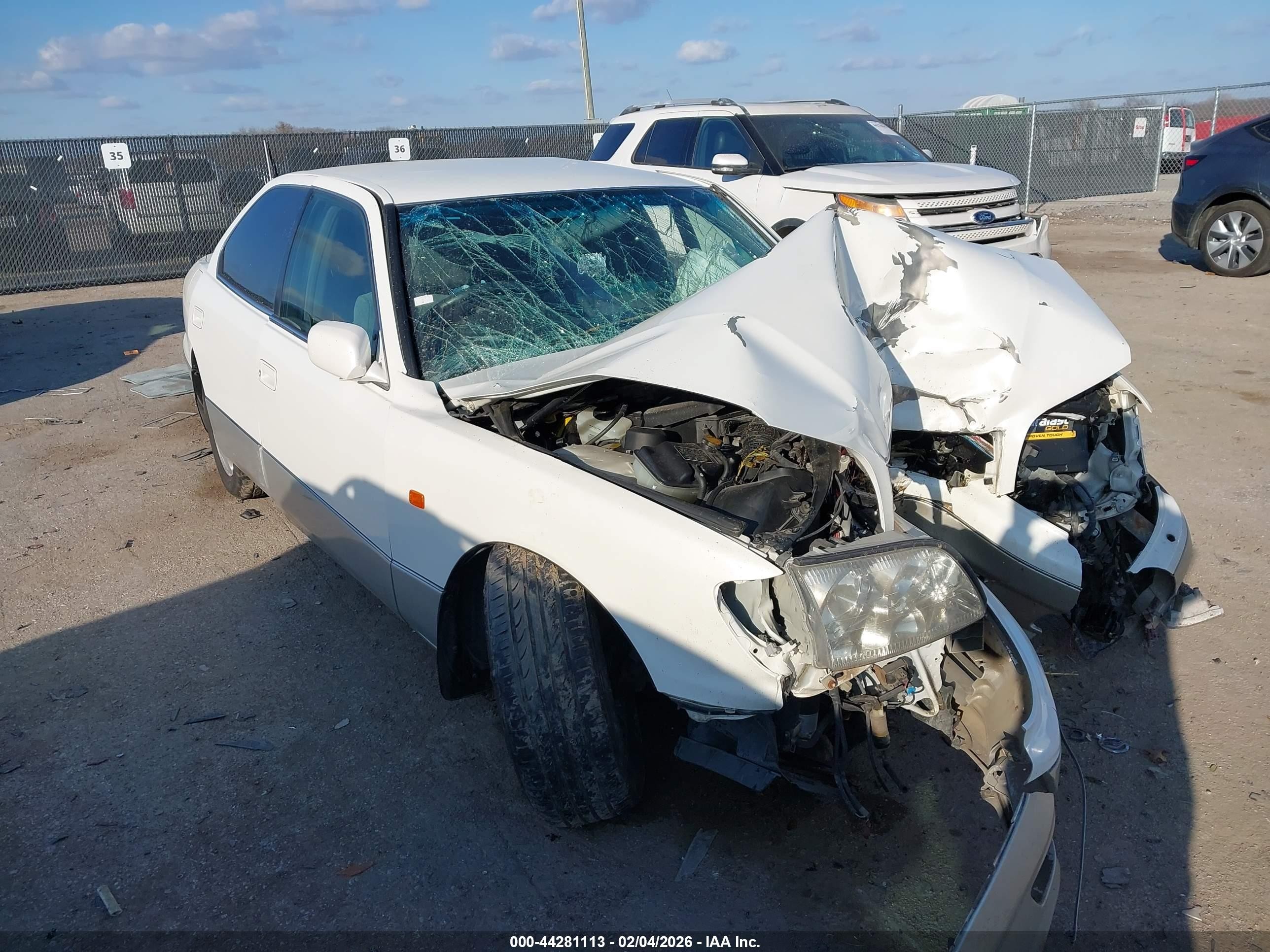 1998 Toyota Celsior, VIN 00000UCF210084215 — Front end