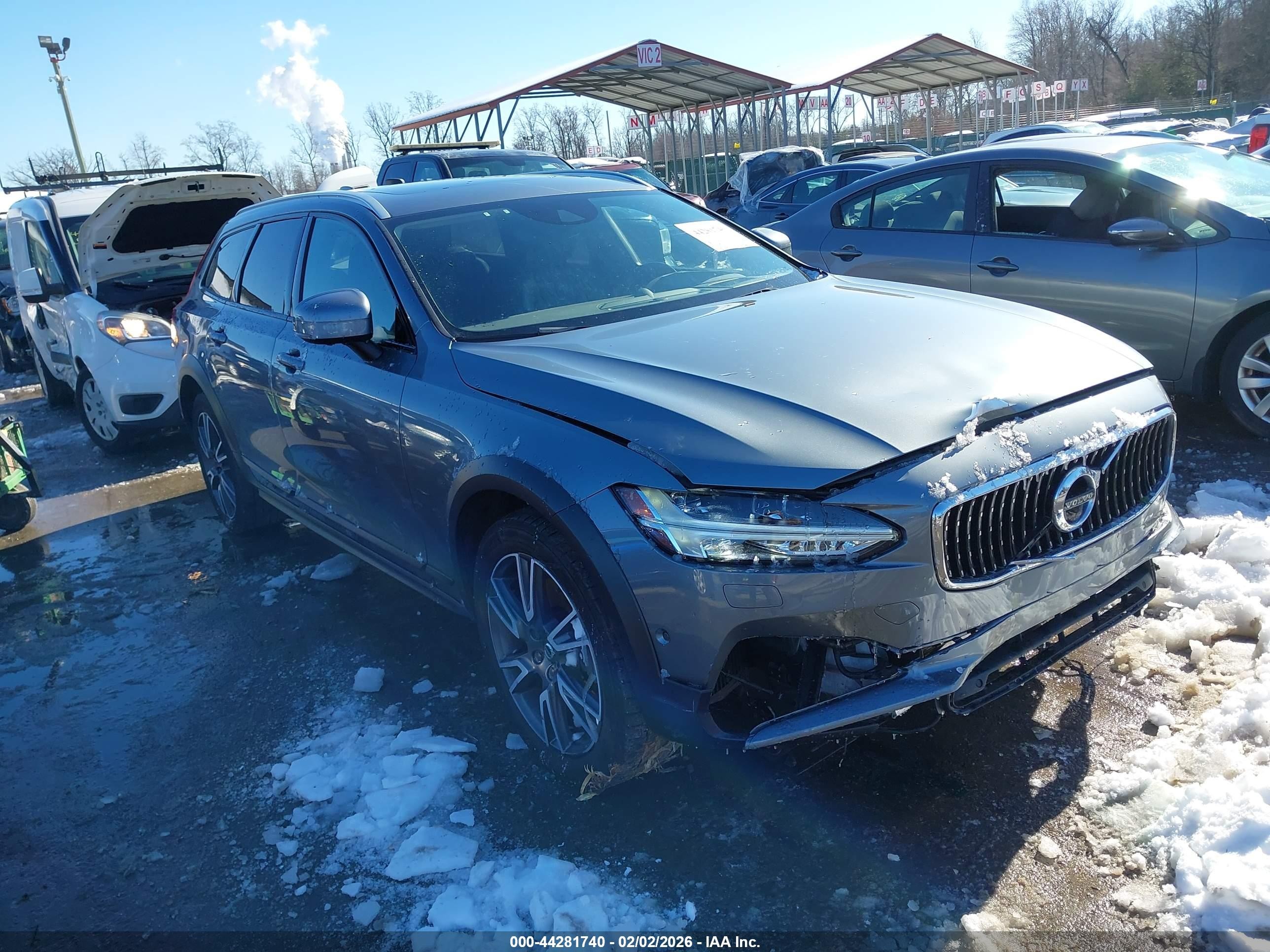 2017 Volvo V90, VIN YV4A22NLXH1001253 — Перед