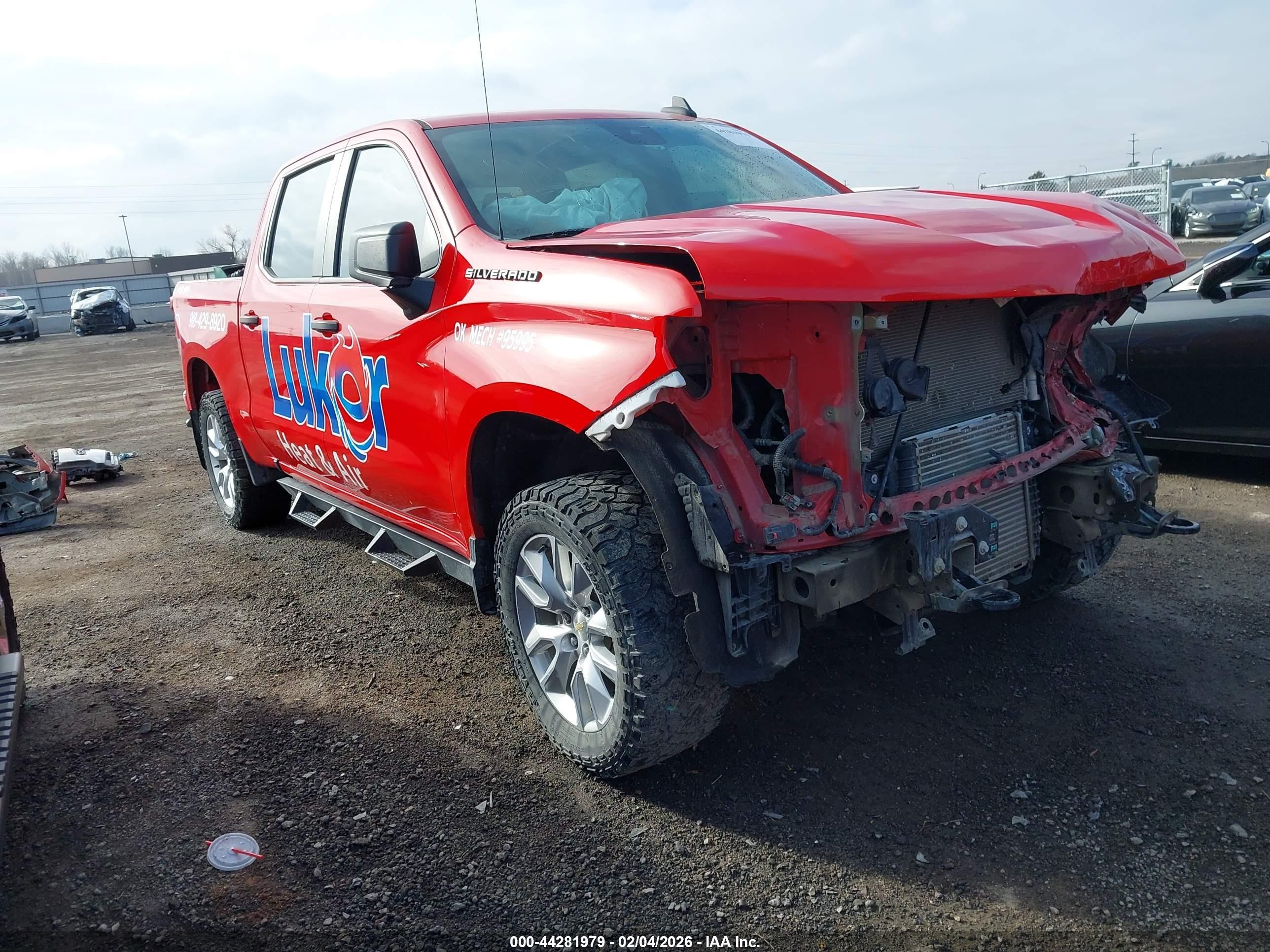 2022 Chevrolet Silverado 1500 Custom, VIN 3GCPDBEK4NG519984 — Front end
