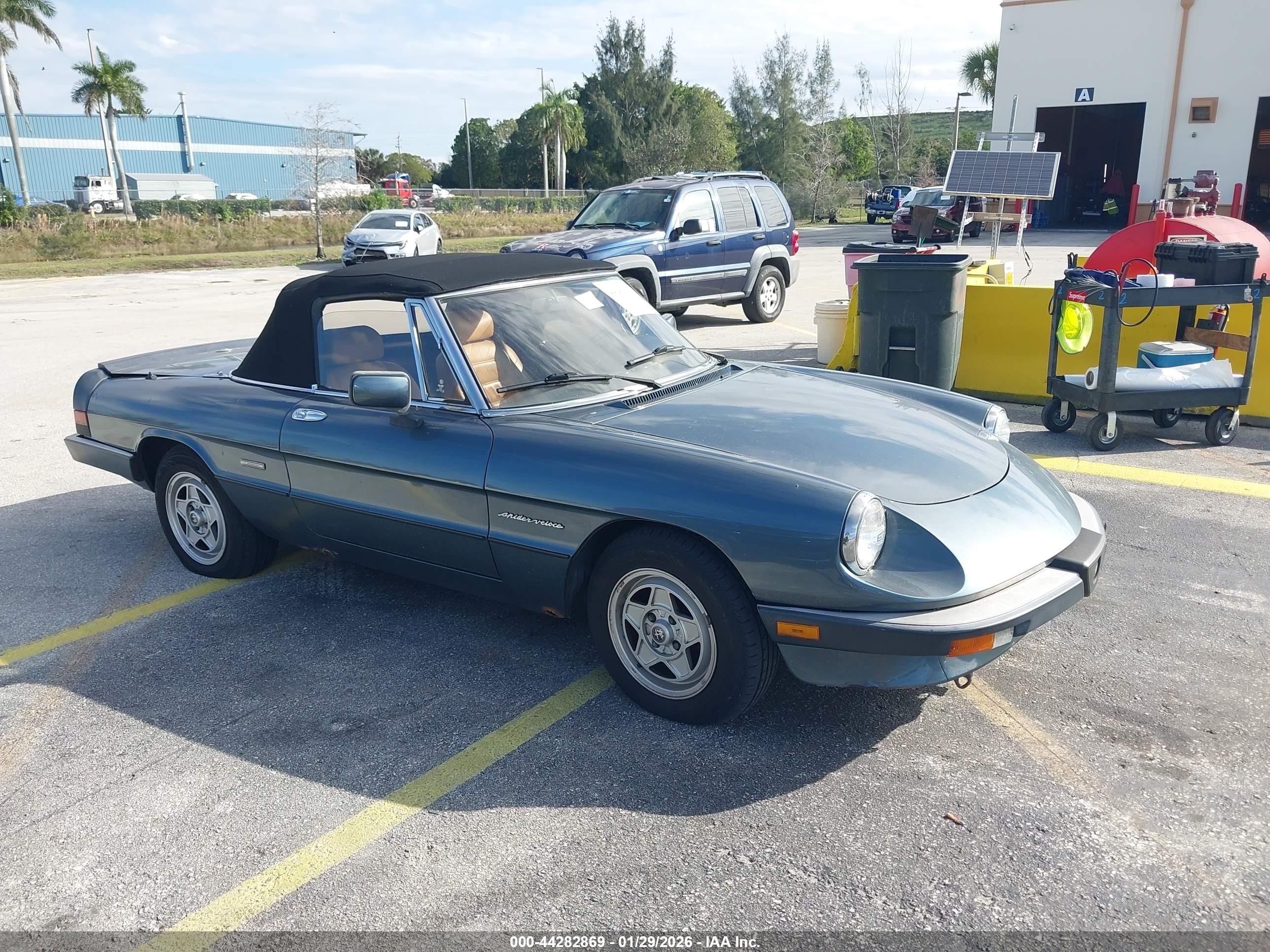 1989 Alfa Romeo Spider Veloce, VIN ZARBA5583K1066255 — Not stated
