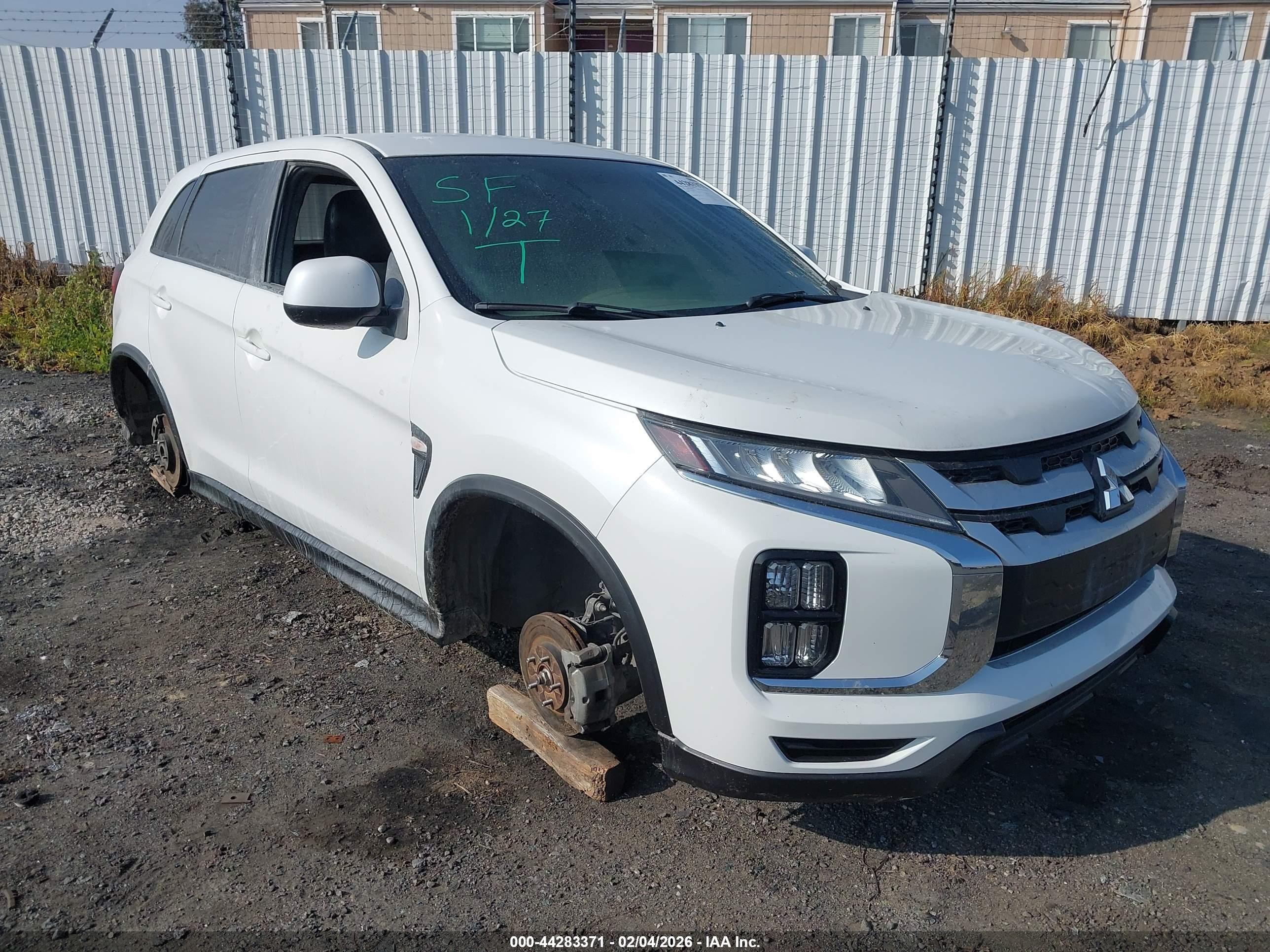 2020 Mitsubishi Outlander ES, VIN JA4AP3AUXLU009816 — Пожар в салоне