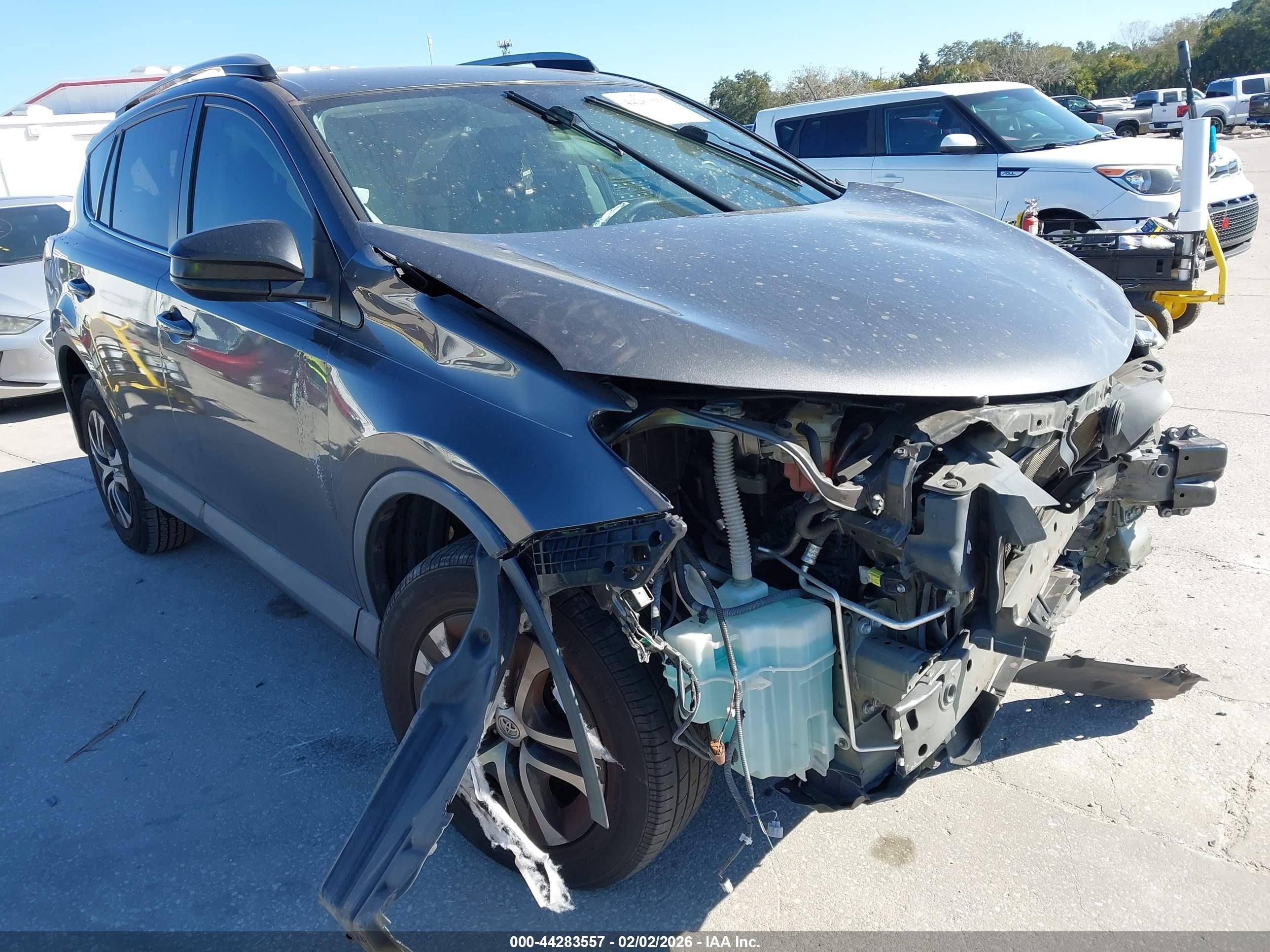 2018 Toyota RAV4 LE, VIN 2T3ZFREV9JW505420 — Front end