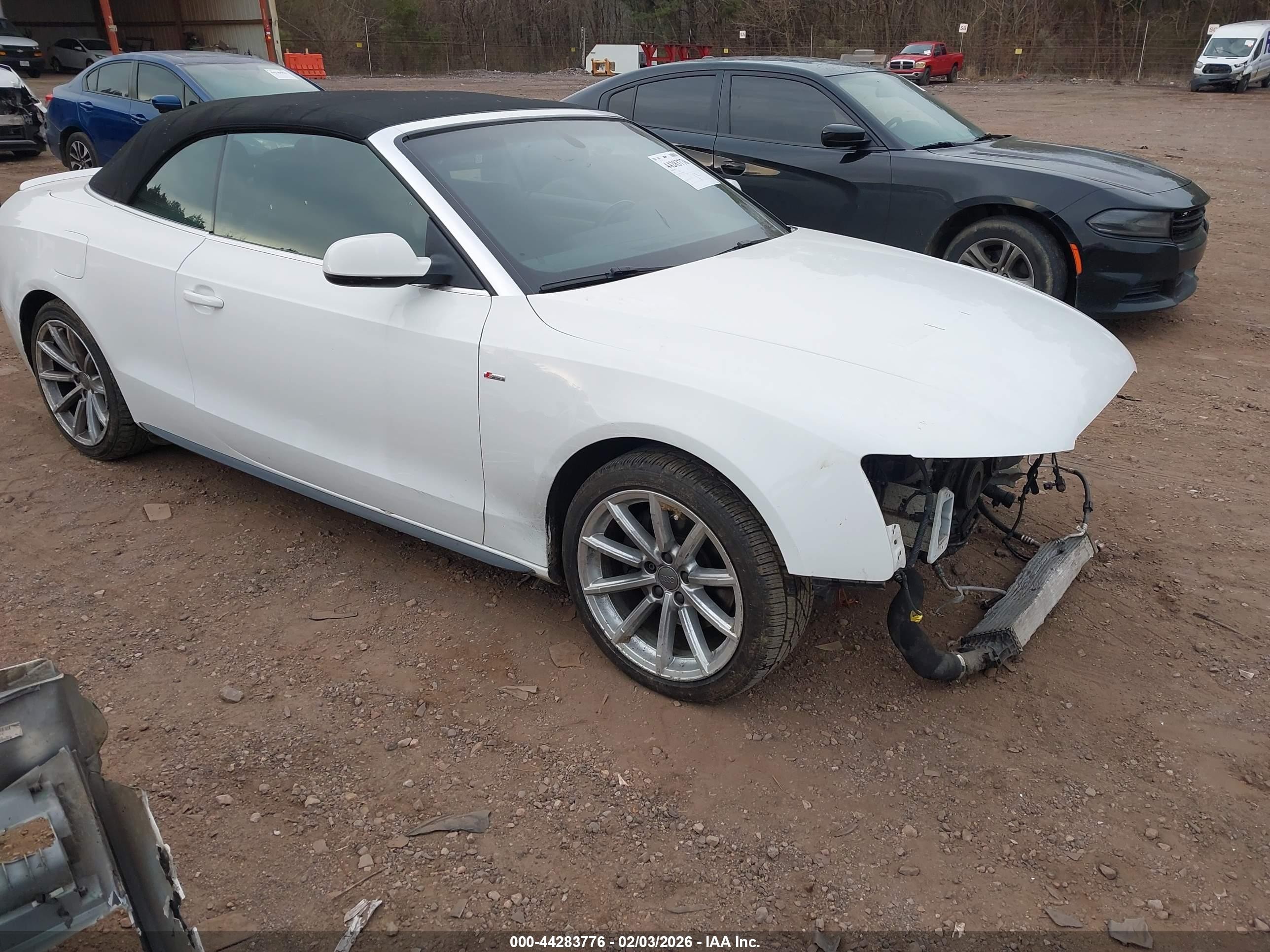 2017 Audi A5 Cabriolet Sport, VIN WAUD2AFH0HN003331 — Перед