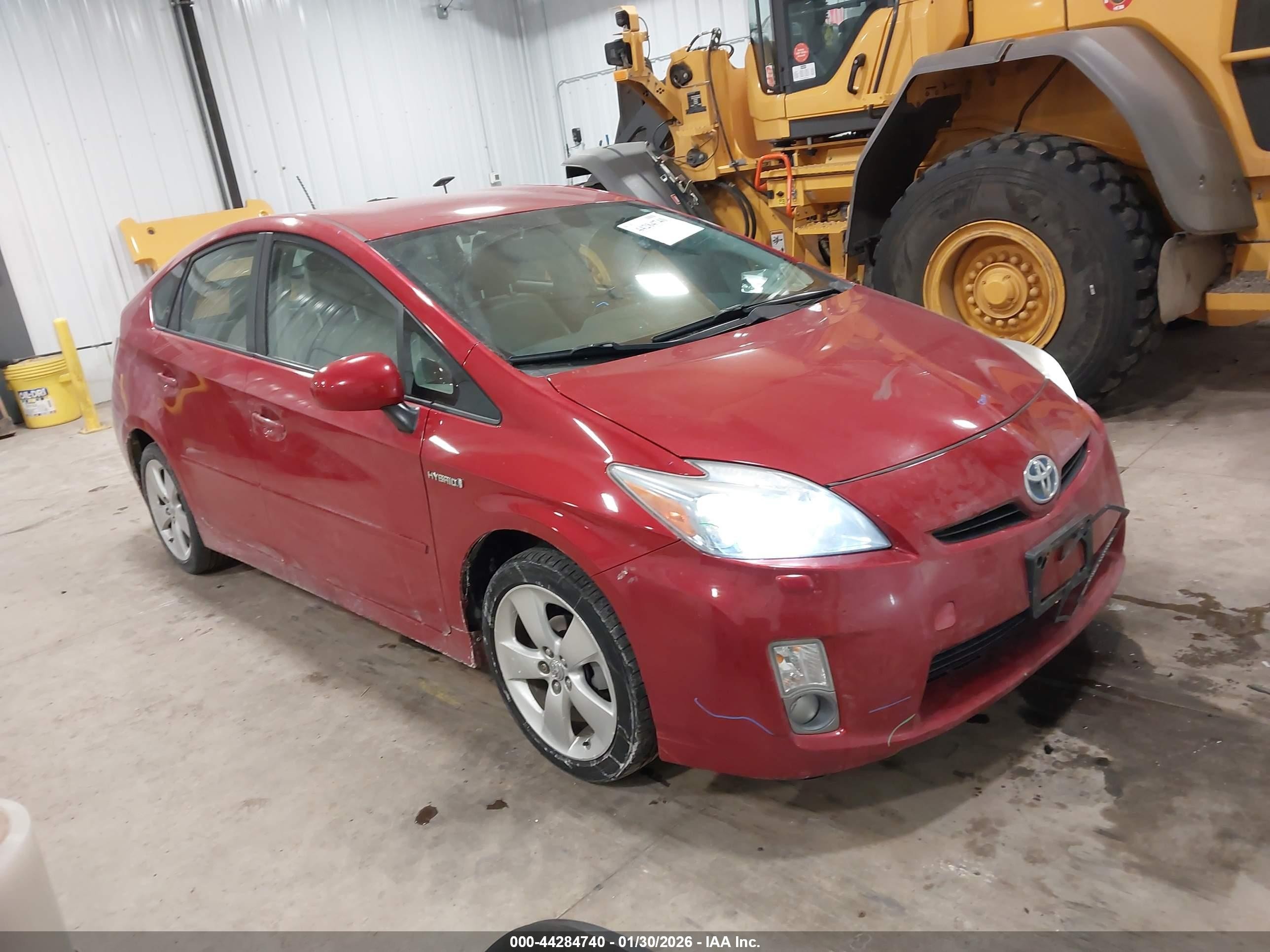 2010 Toyota Prius III, VIN JTDKN3DU8A0047321 — Front end