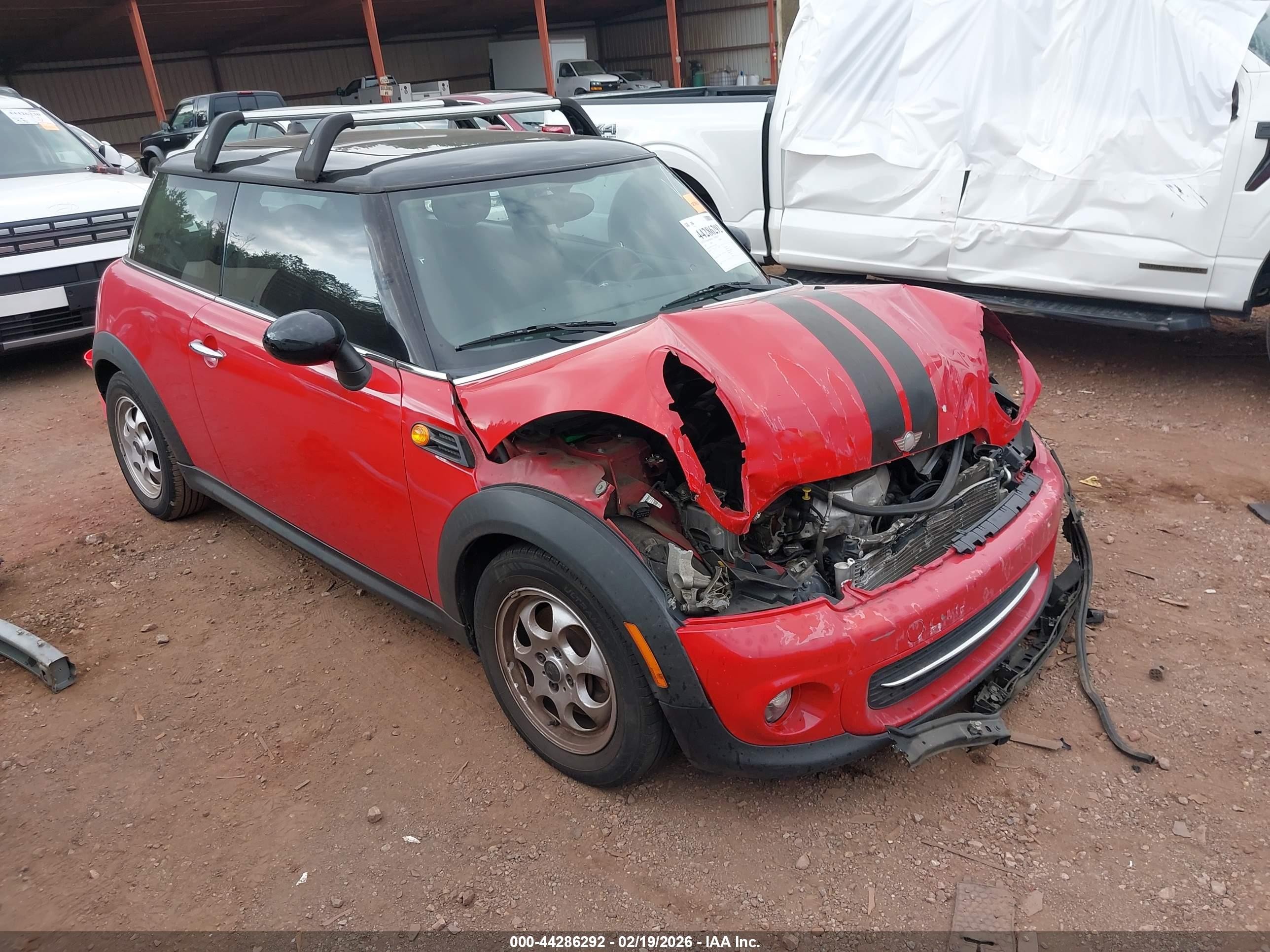 2012 MINI Hardtop, VIN WMWSU3C54CT254848 — Перед