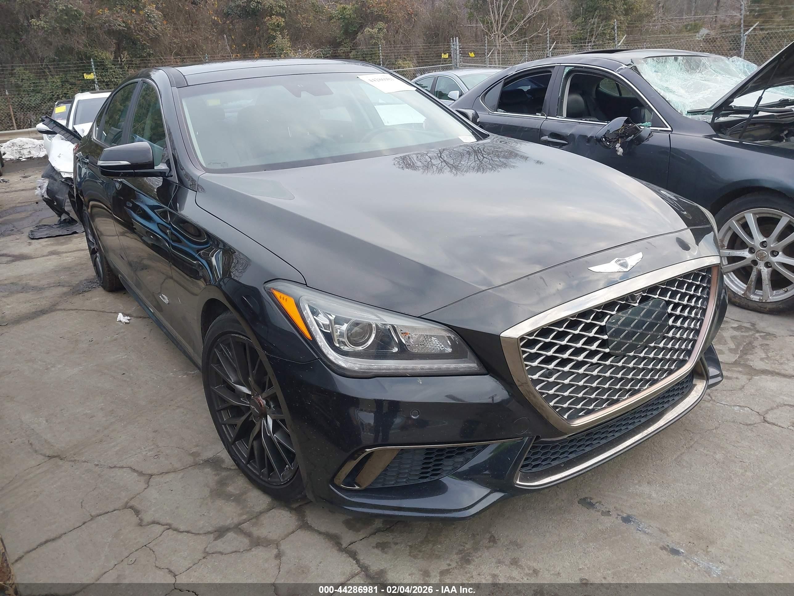 2019 Genesis G80 3.8L, VIN KMHGN4JE4KU296648 — Rear end