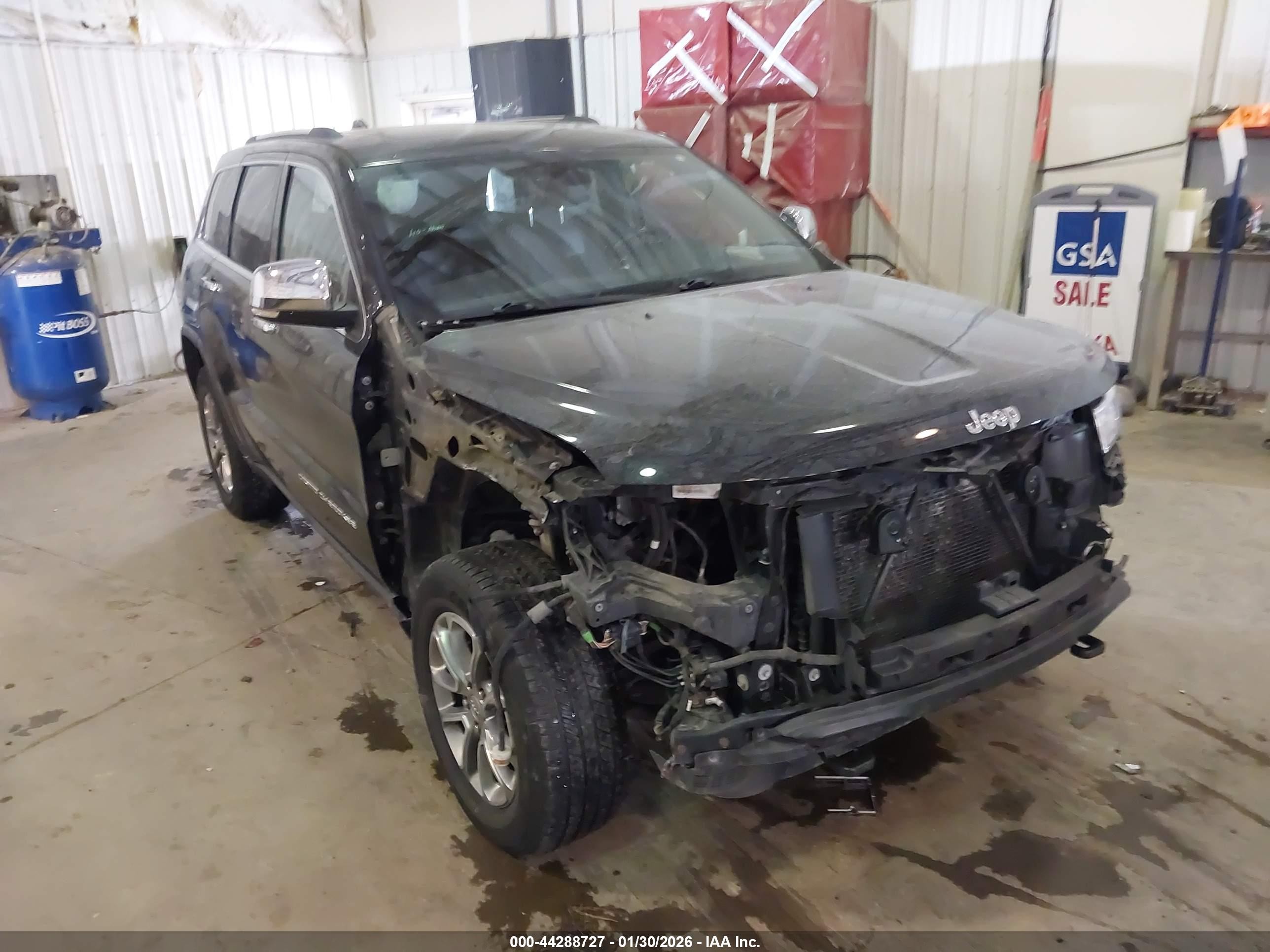 2016 Jeep Grand Cherokee Limited, VIN 1C4RJFBG2GC358081 — Front end