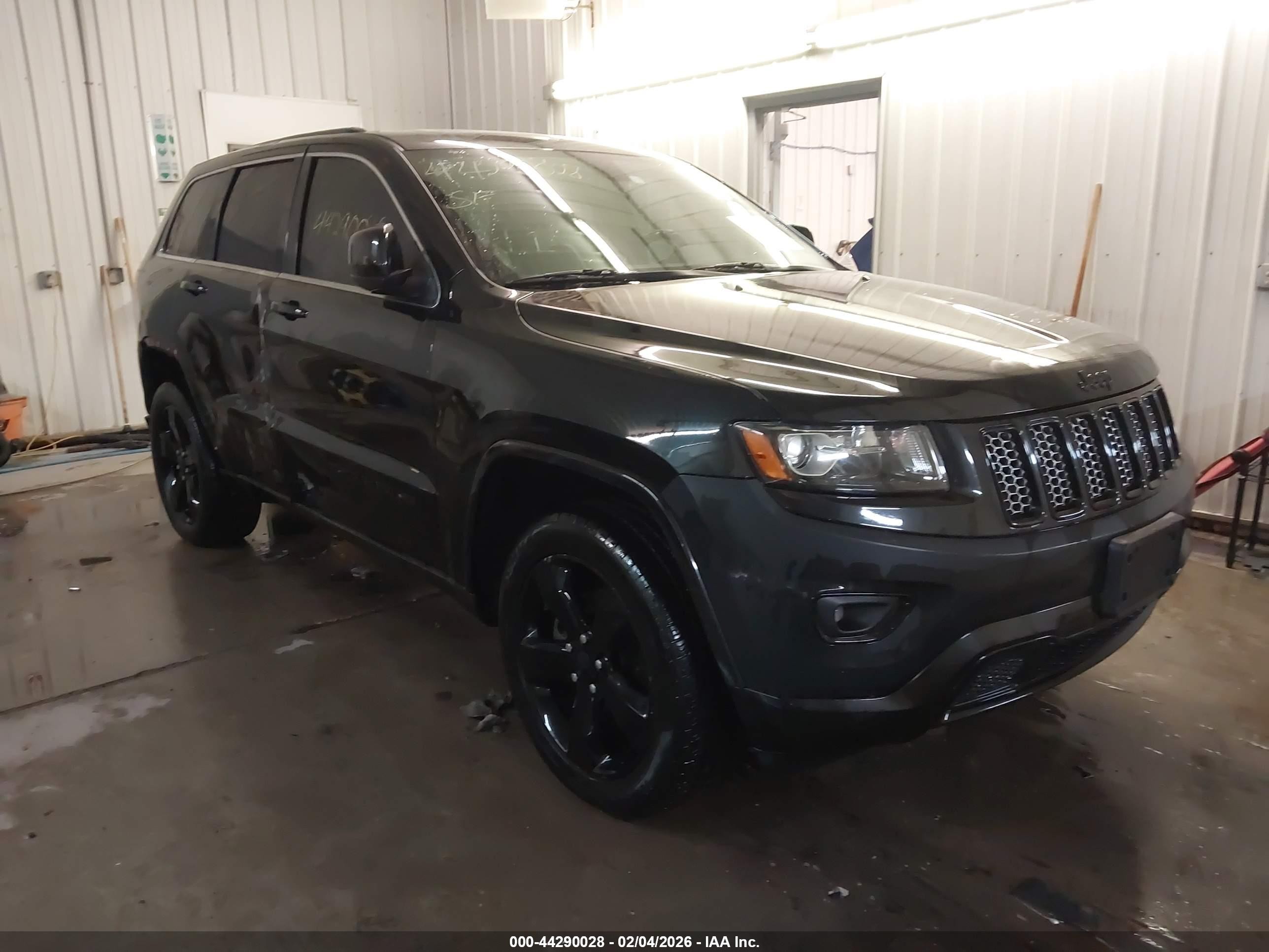 2015 Jeep Grand Cherokee Altitude, VIN 1C4RJFAG5FC227601 — Side