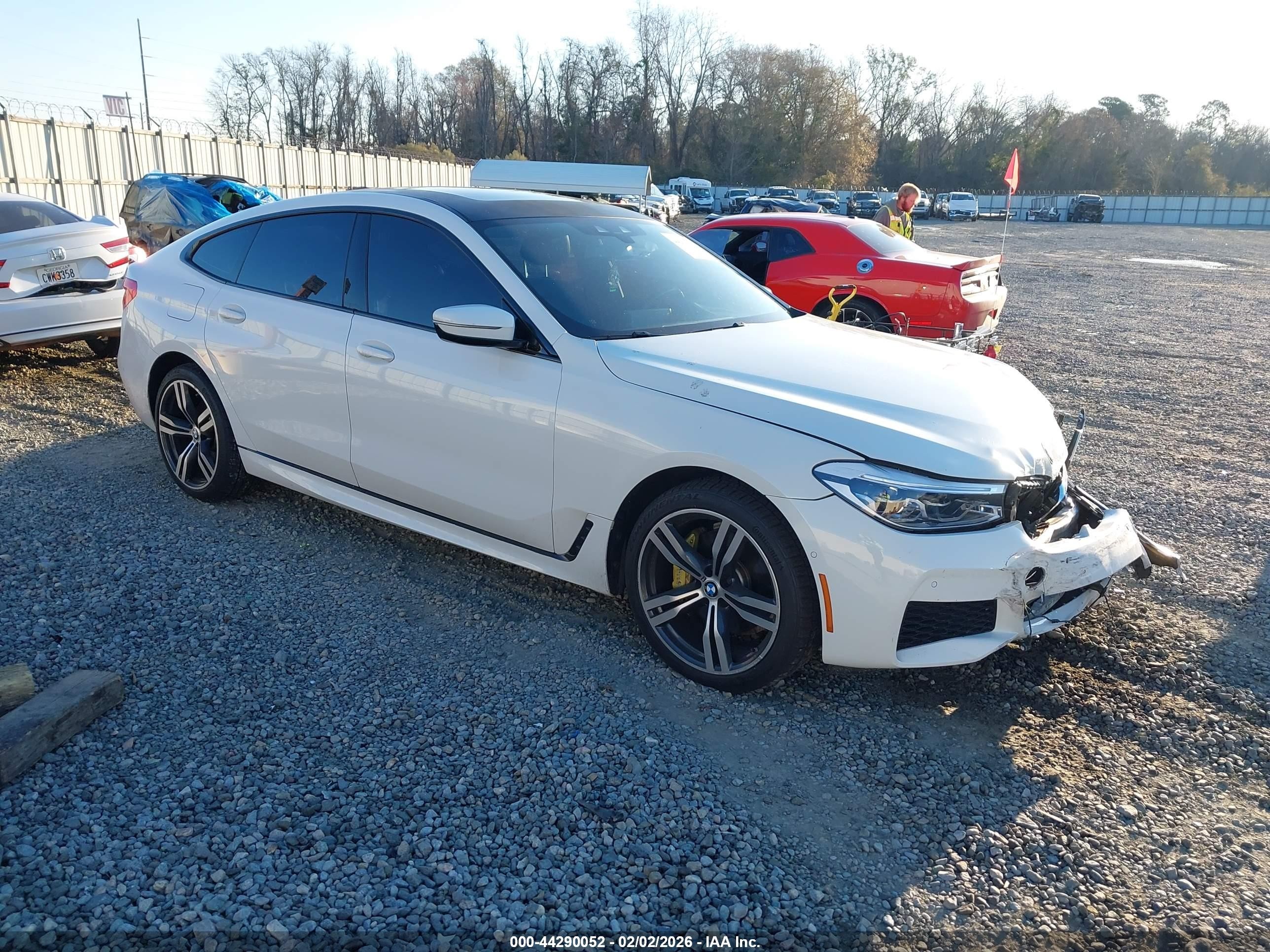 2019 BMW 6 Series 640i xDrive, VIN WBAJV6C55KBK08072 — Front end