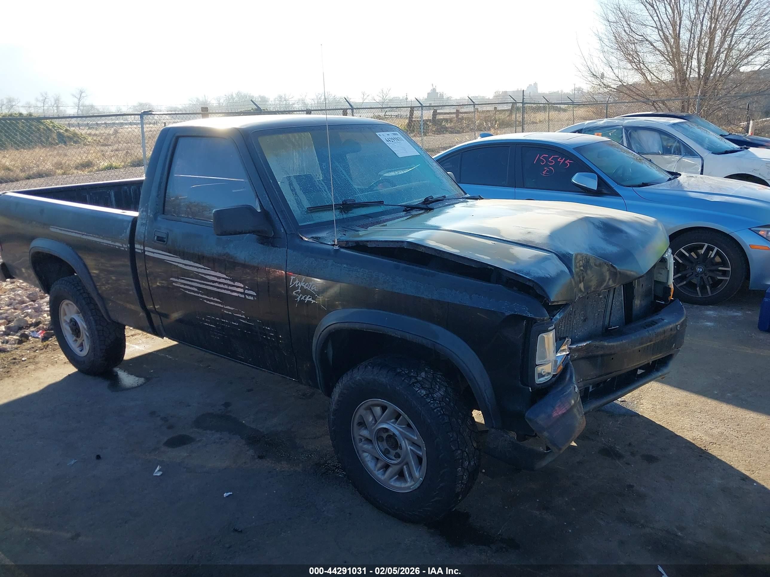 1992 Dodge Dakota, VIN 1B7GG26X1NS694073 — Перед