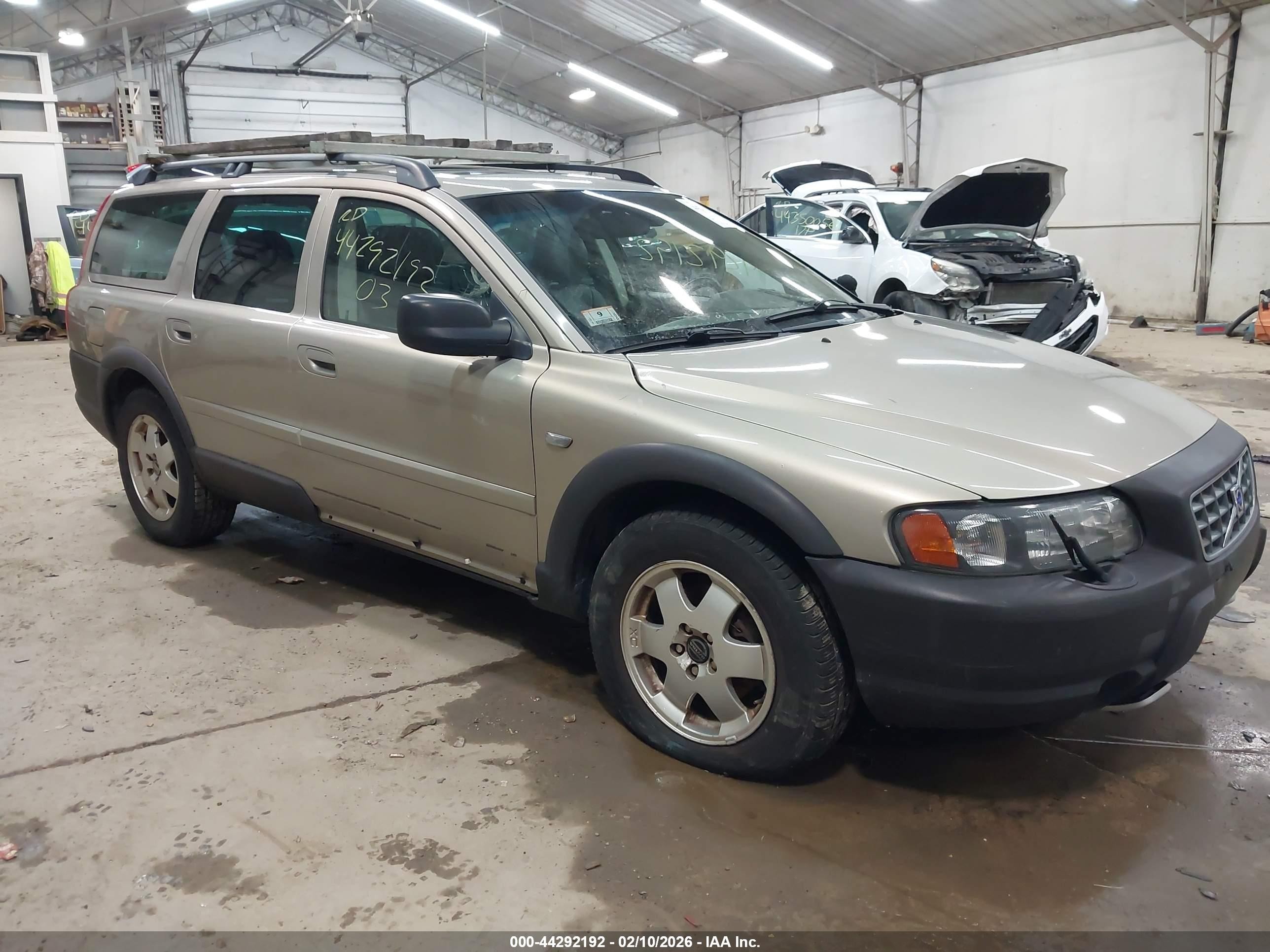 2003 Volvo V70 XC70, VIN YV1SZ59H131098808 — Бок
