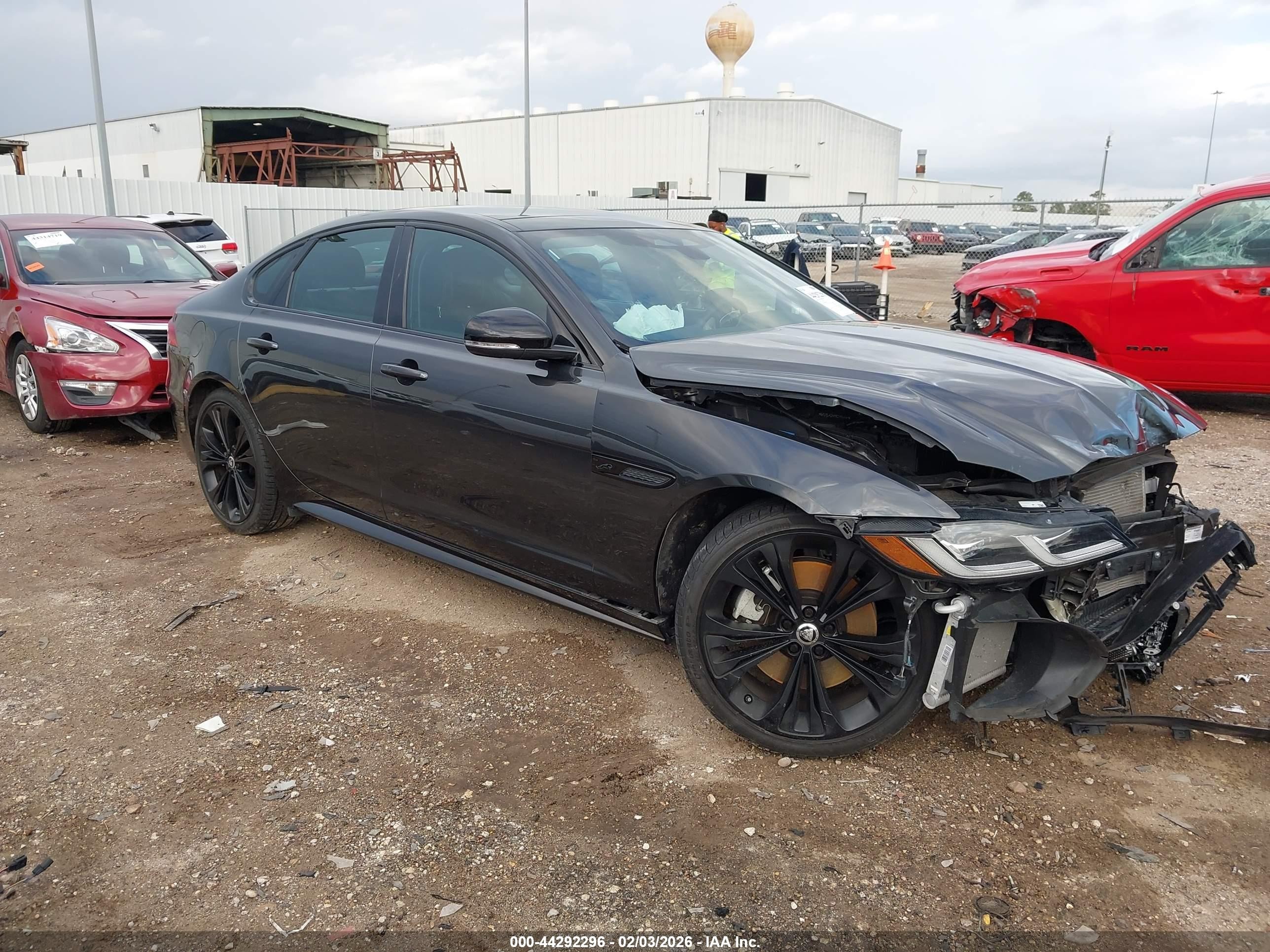 2024 Jaguar XF R-Dynamic SE, VIN SAJBL4GX9RCY96497 — Front end