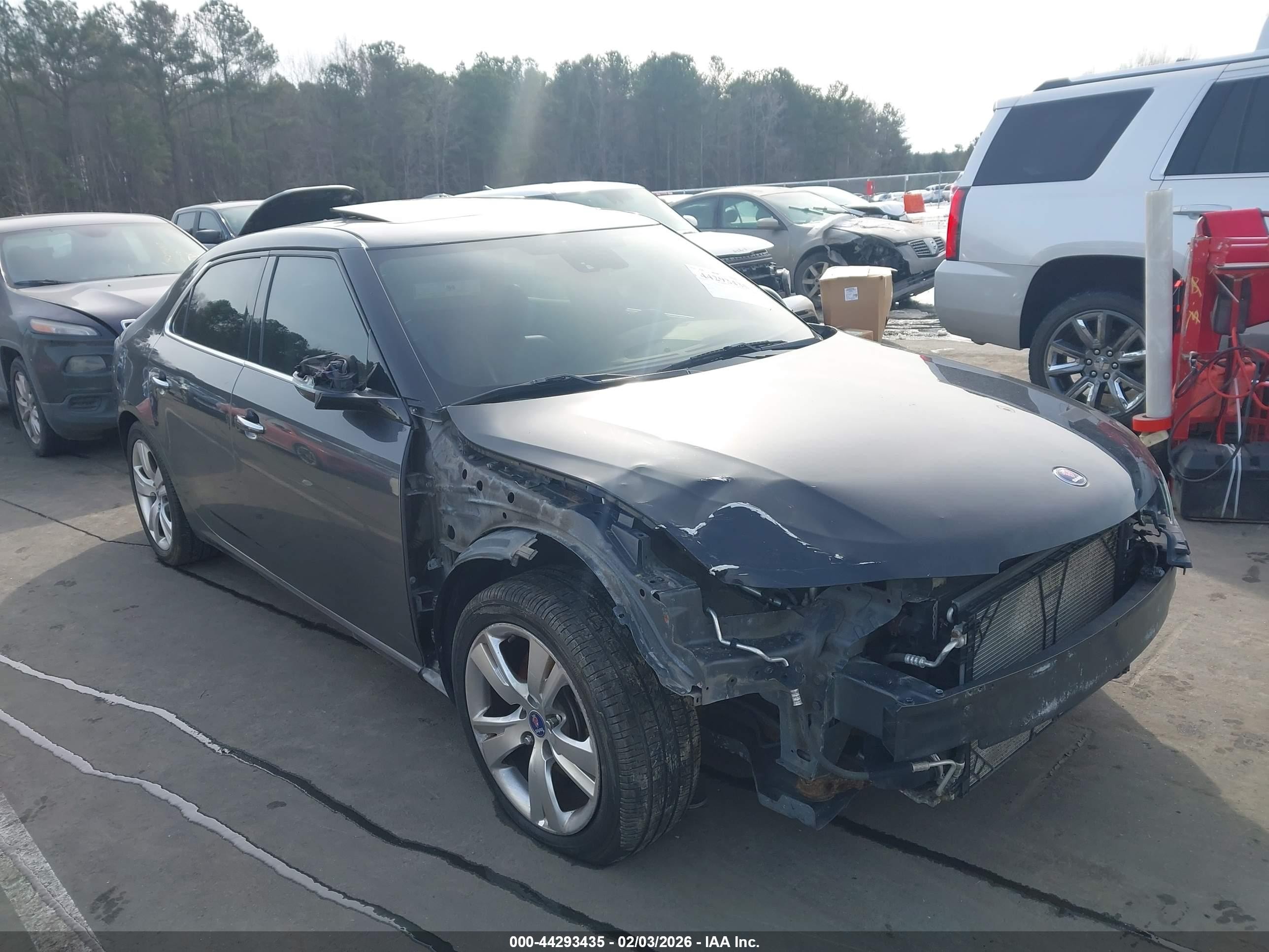2011 Saab 9-5 Turbo4, VIN YS3GN4AR4B4004433 — Front end