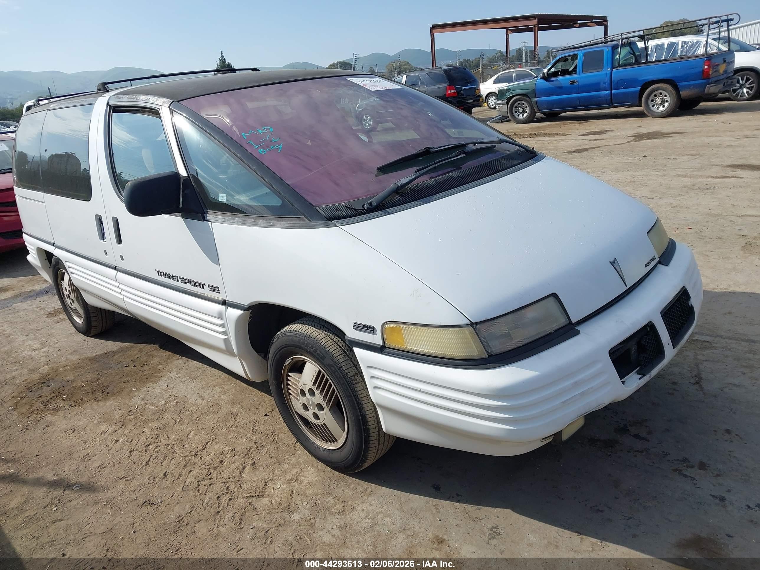 1992 Pontiac Trans Sport, VIN 1GMDU06L8NT209947 — Normal wear