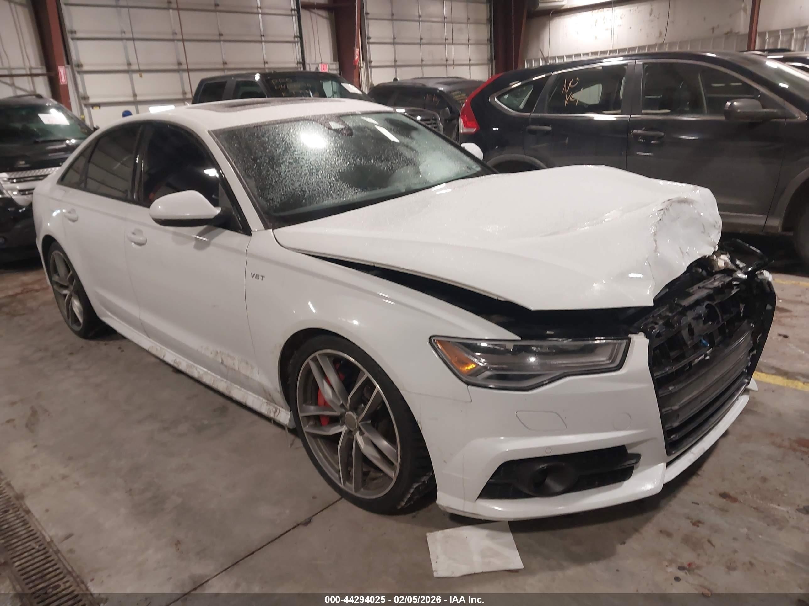 2017 Audi S6 Premium Plus, VIN WAUFFAFC4HN123148 — Перед